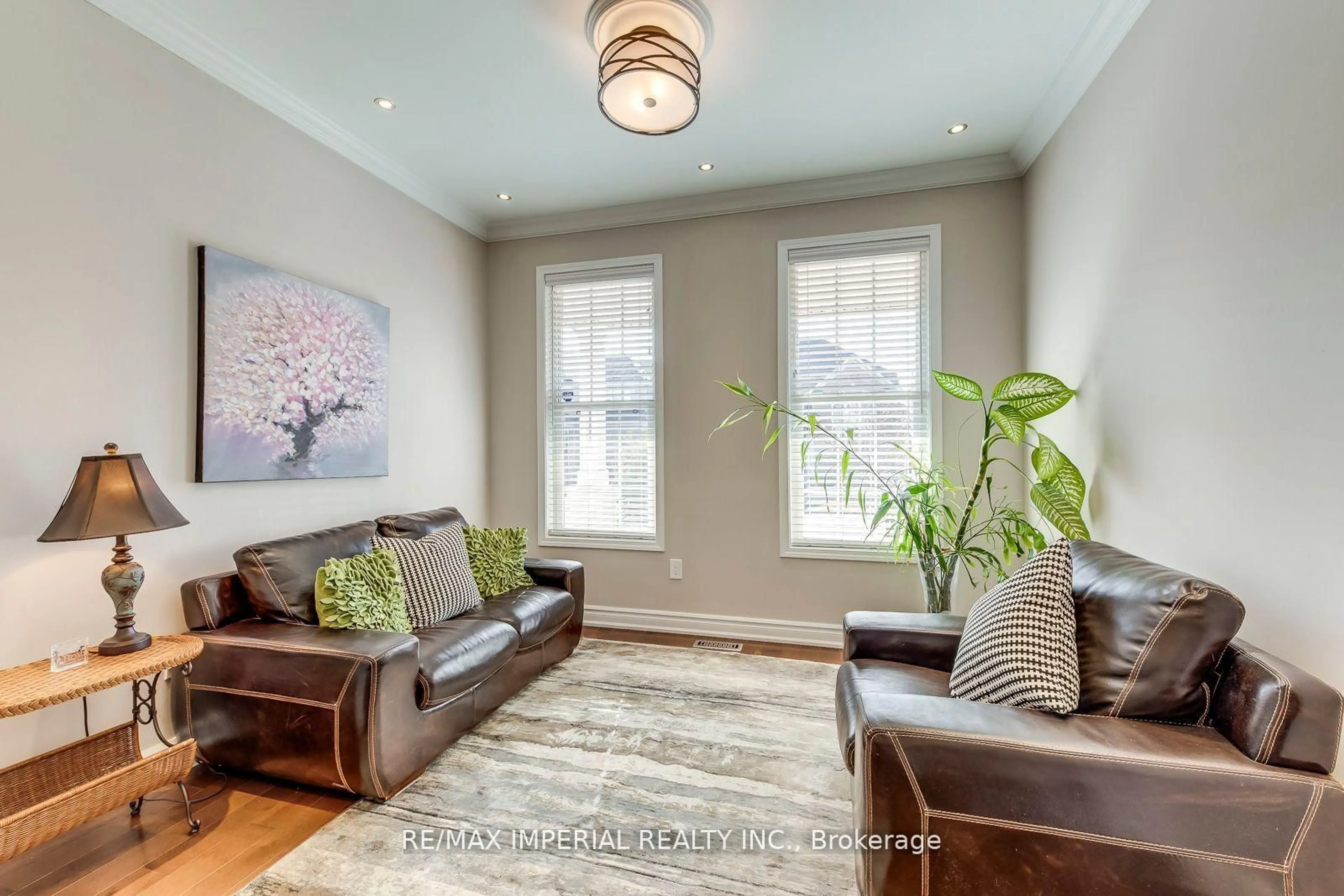 Living room with furniture, unknown for 3677 swanson Dr, Mississauga Ontario L5N 8J6