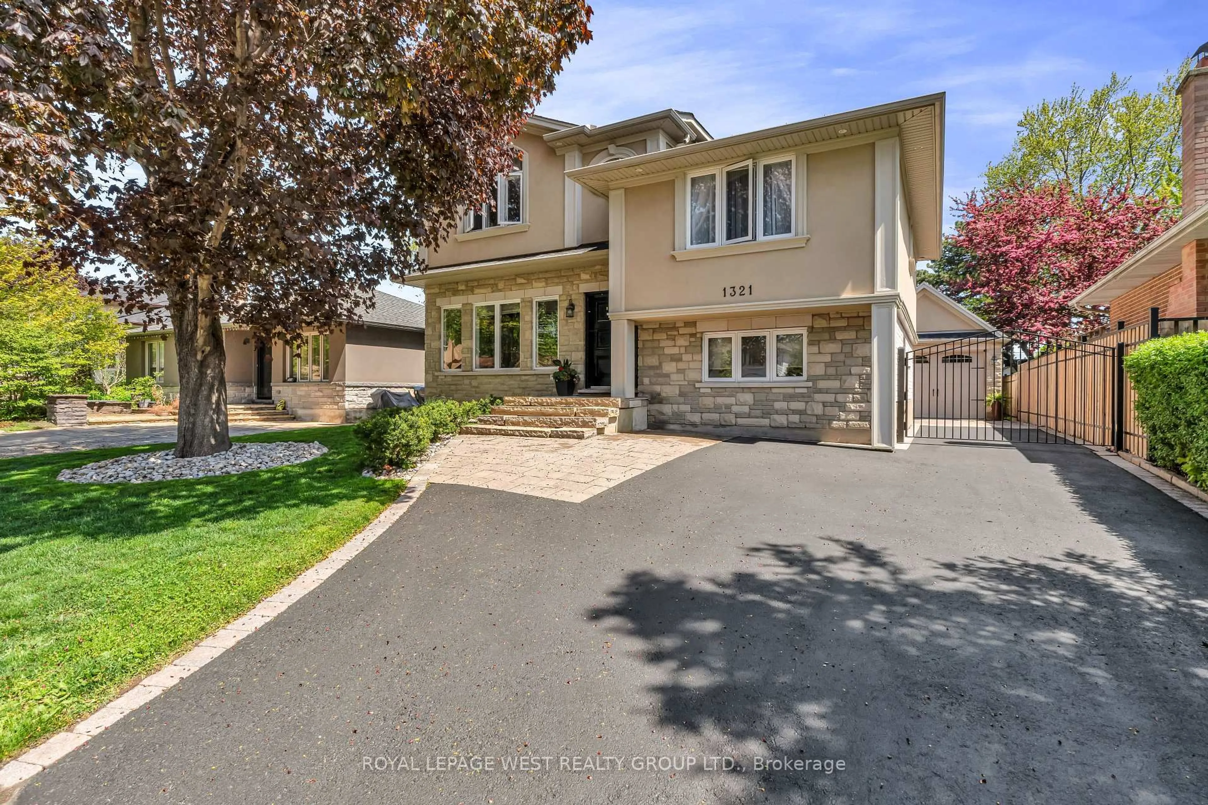 Unknown for 1321 Canford Cres, Mississauga Ontario L5J 3M9