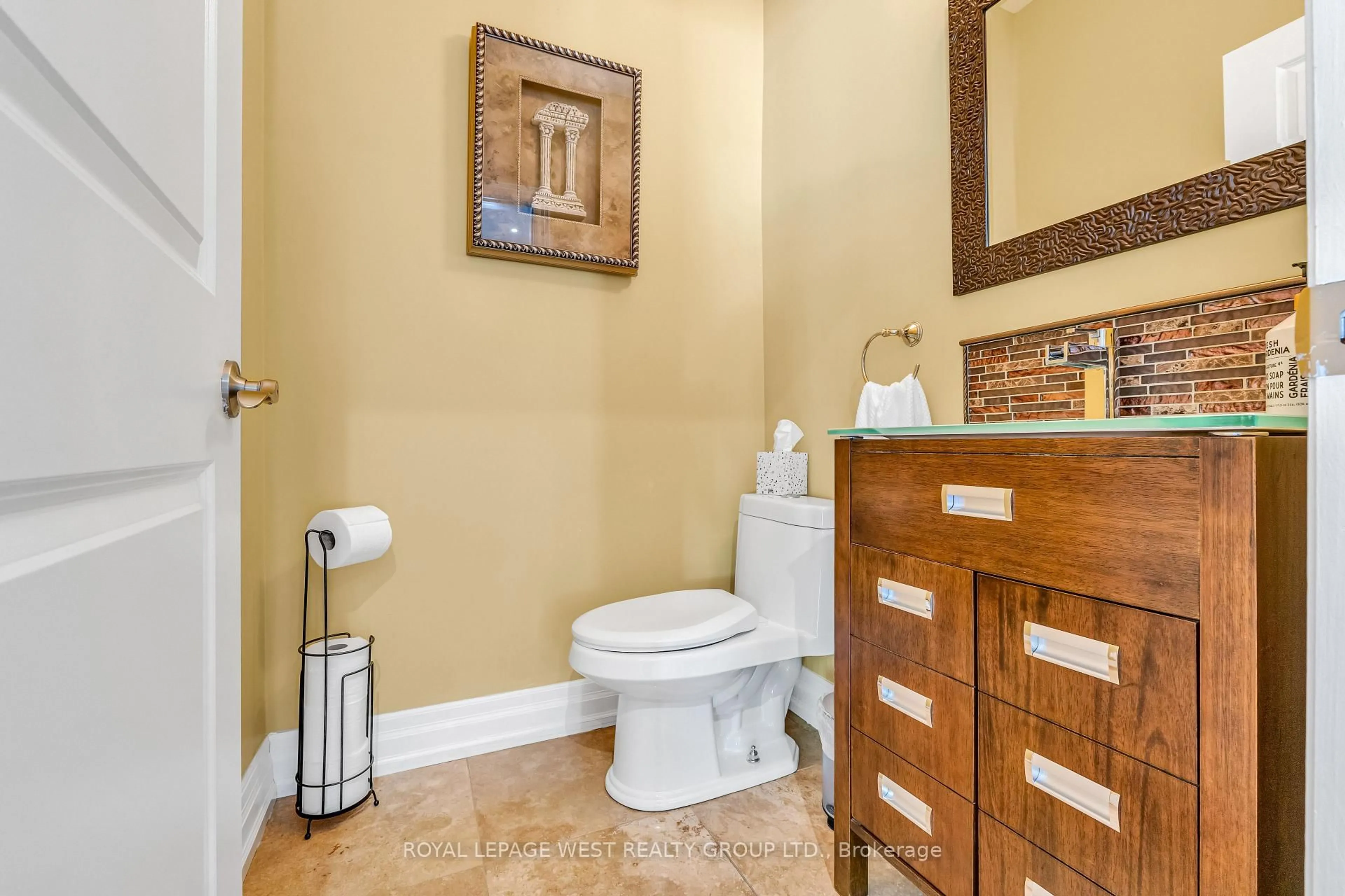 Standard bathroom, ceramic/tile floor for 1321 Canford Cres, Mississauga Ontario L5J 3M9