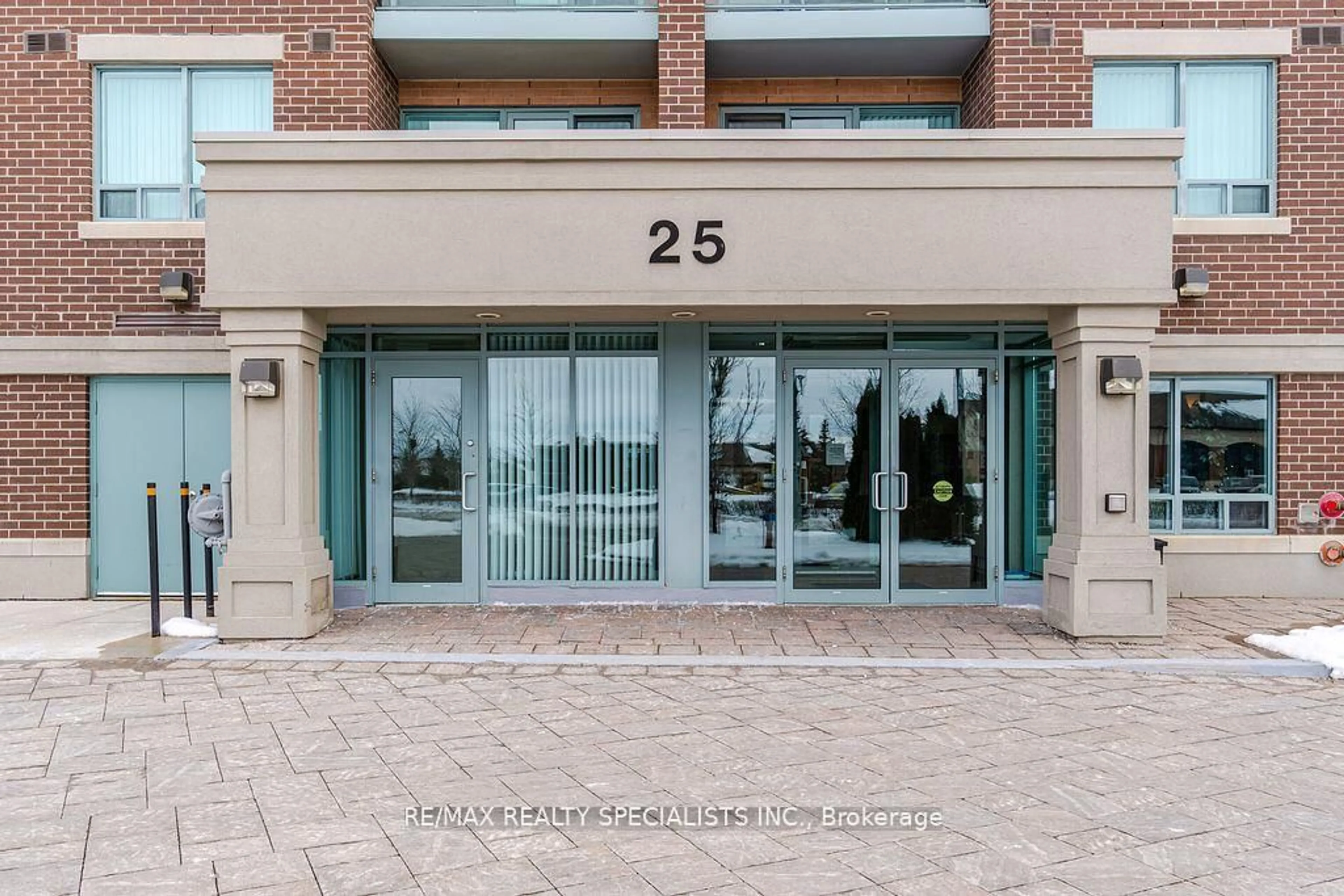 Indoor foyer for 25 Via Rosedale Way #108, Brampton Ontario L6R 3J4