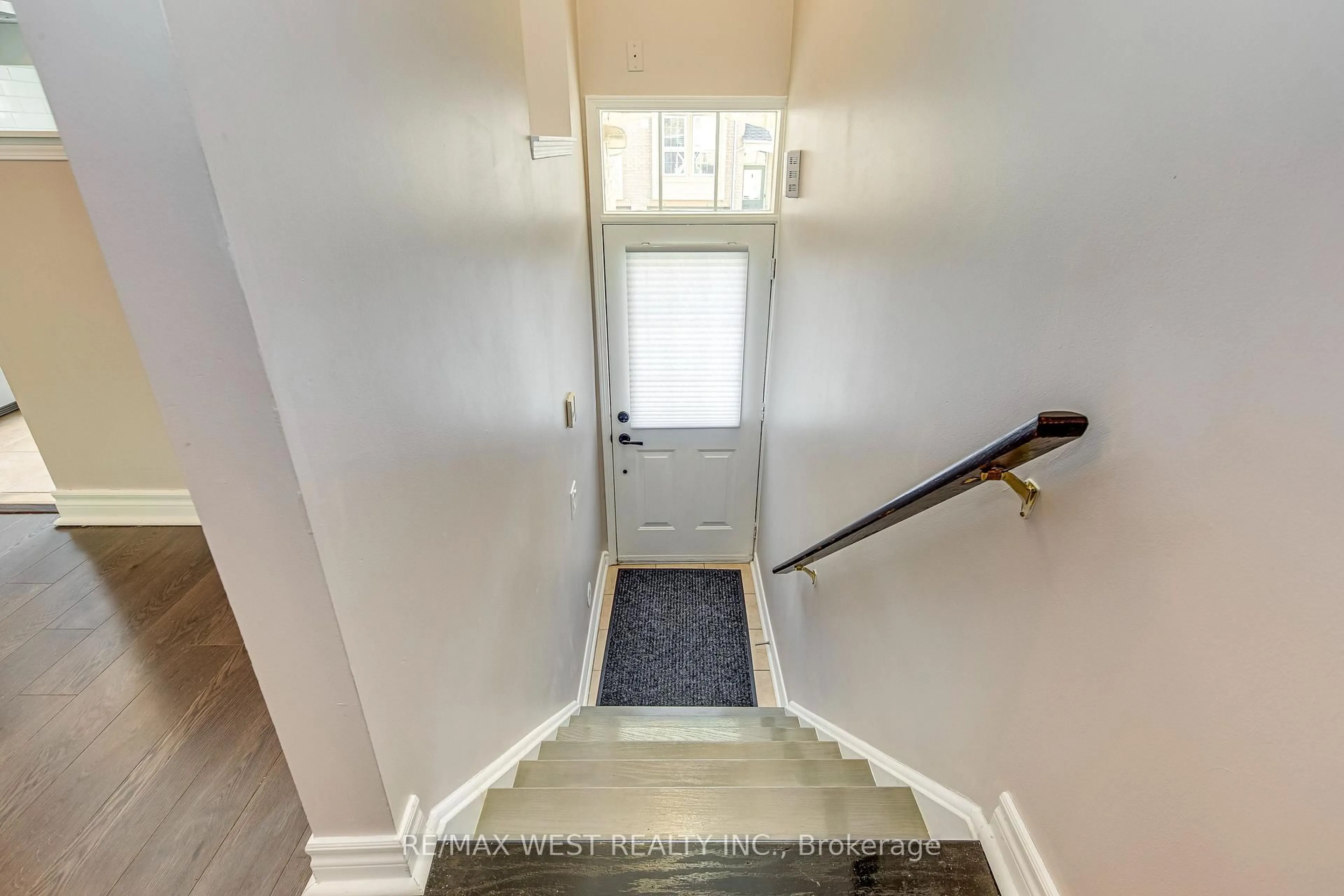 Unknown for 50 Strathaven Dr #122, Mississauga Ontario L5R 4E7