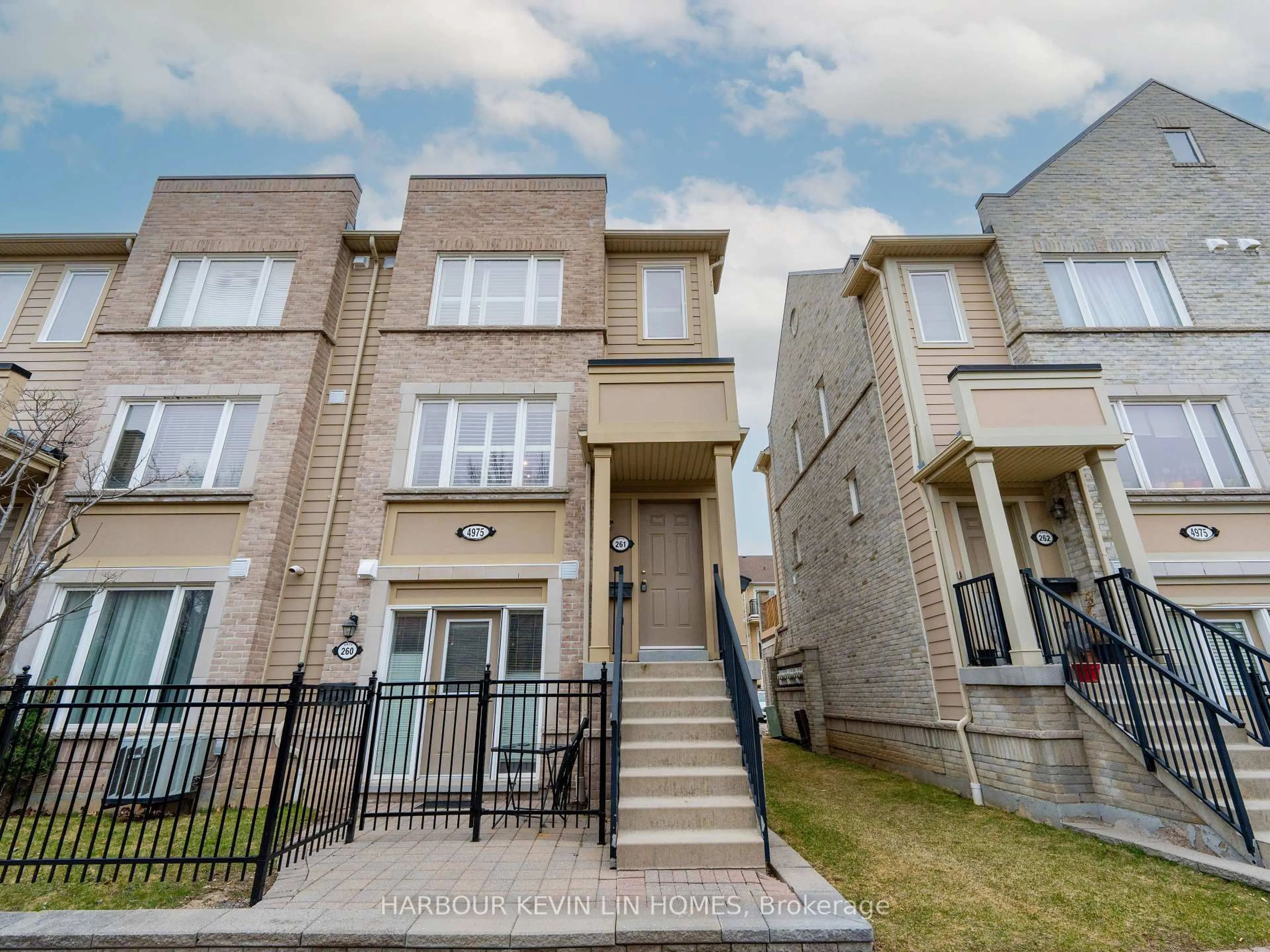 Unknown for 4975 Southampton Dr #261, Mississauga Ontario L5M 8E2