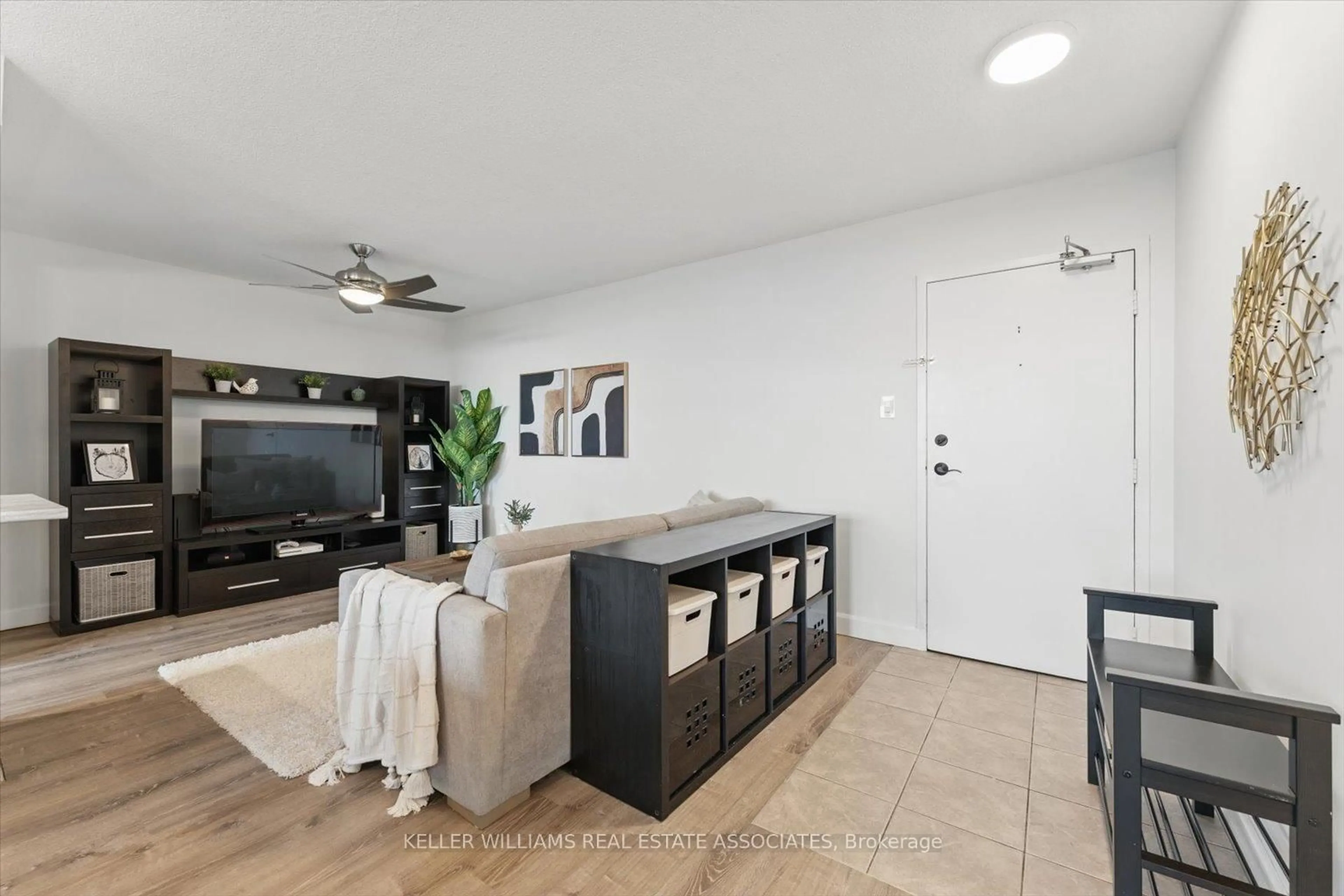 Unknown for 966 Inverhouse Dr #709, Mississauga Ontario L5J 4B6
