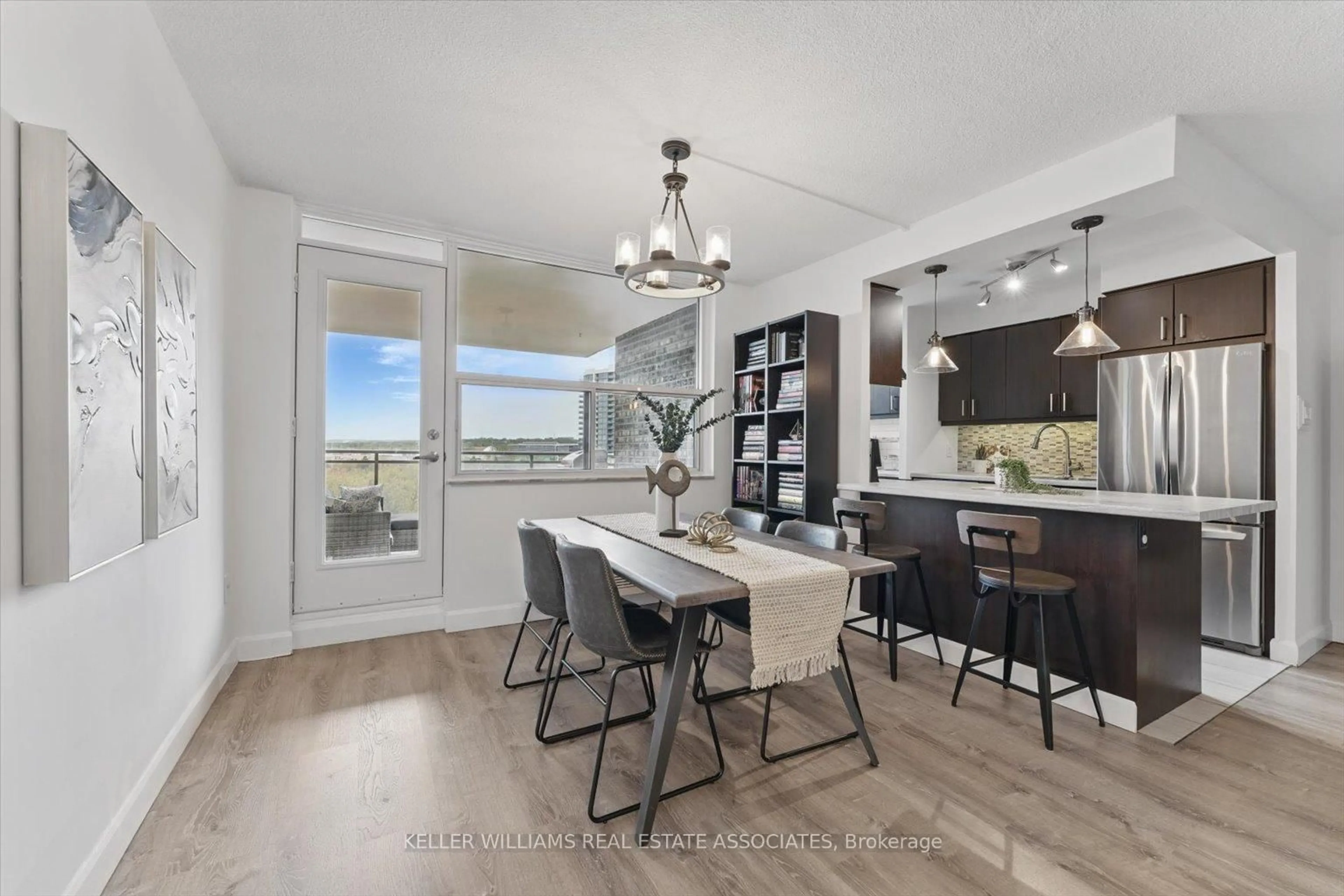 Open concept kitchen, unknown for 966 Inverhouse Dr #709, Mississauga Ontario L5J 4B6