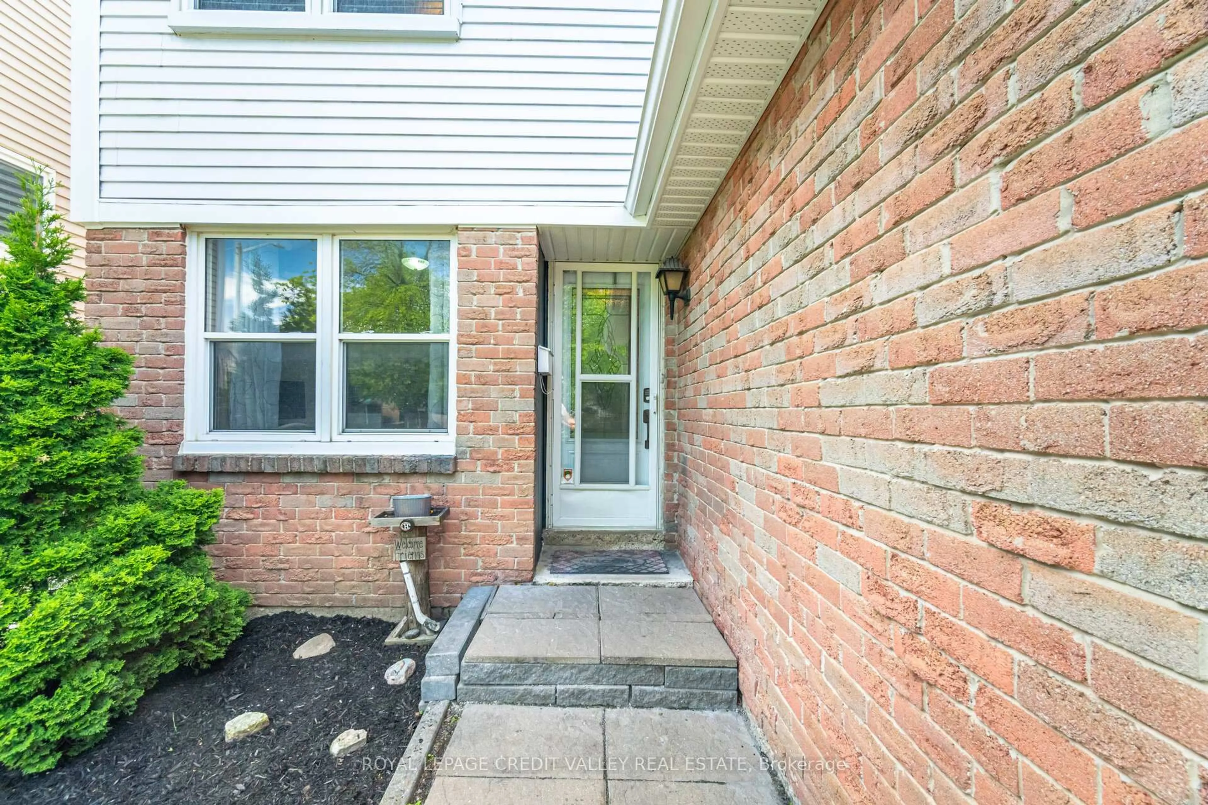 Unknown for 76 Majestic Cres, Brampton Ontario L6S 3N2