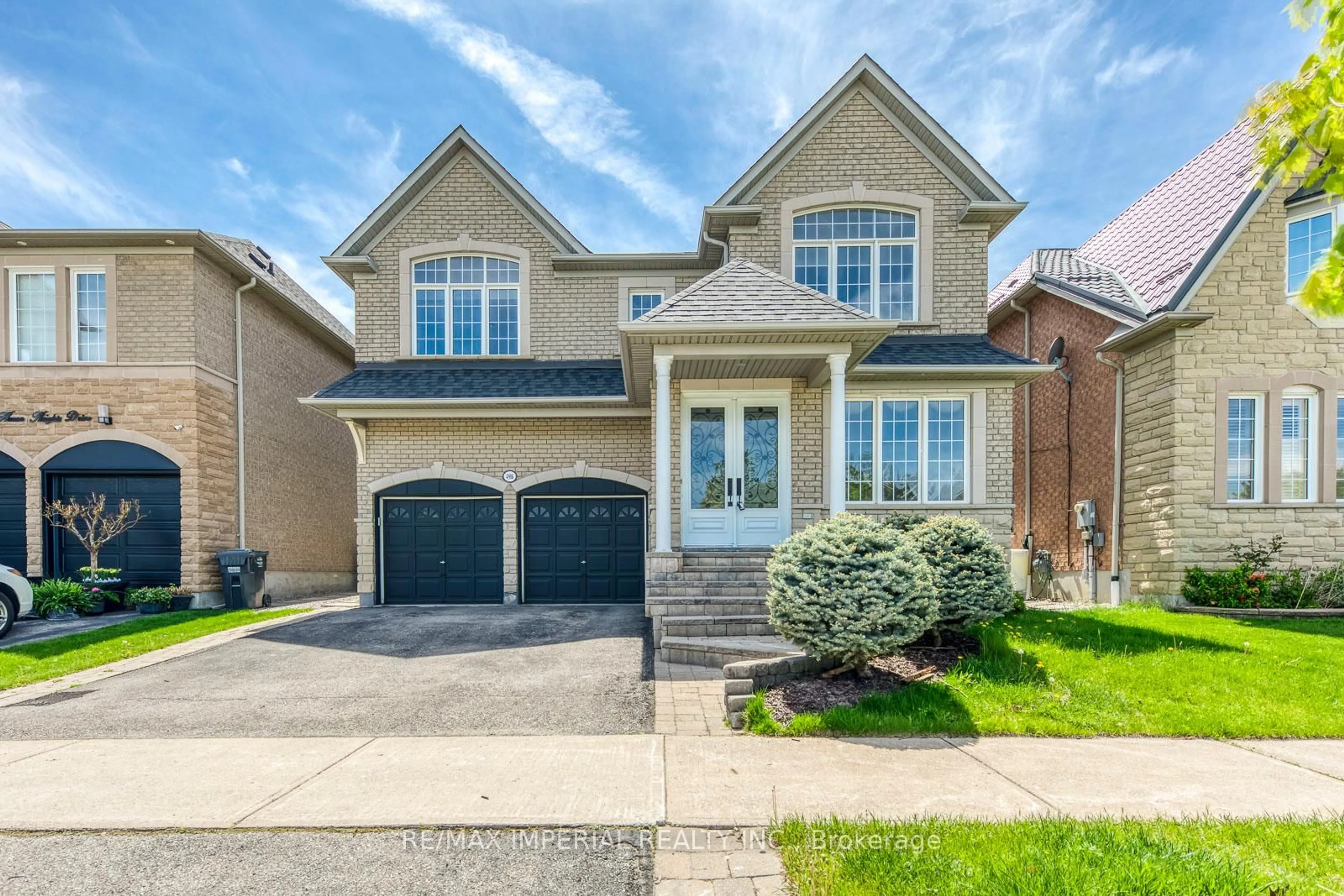 Home with brick exterior material, street for 4916 Huron Heights Dr, Mississauga Ontario L4Z 4H8