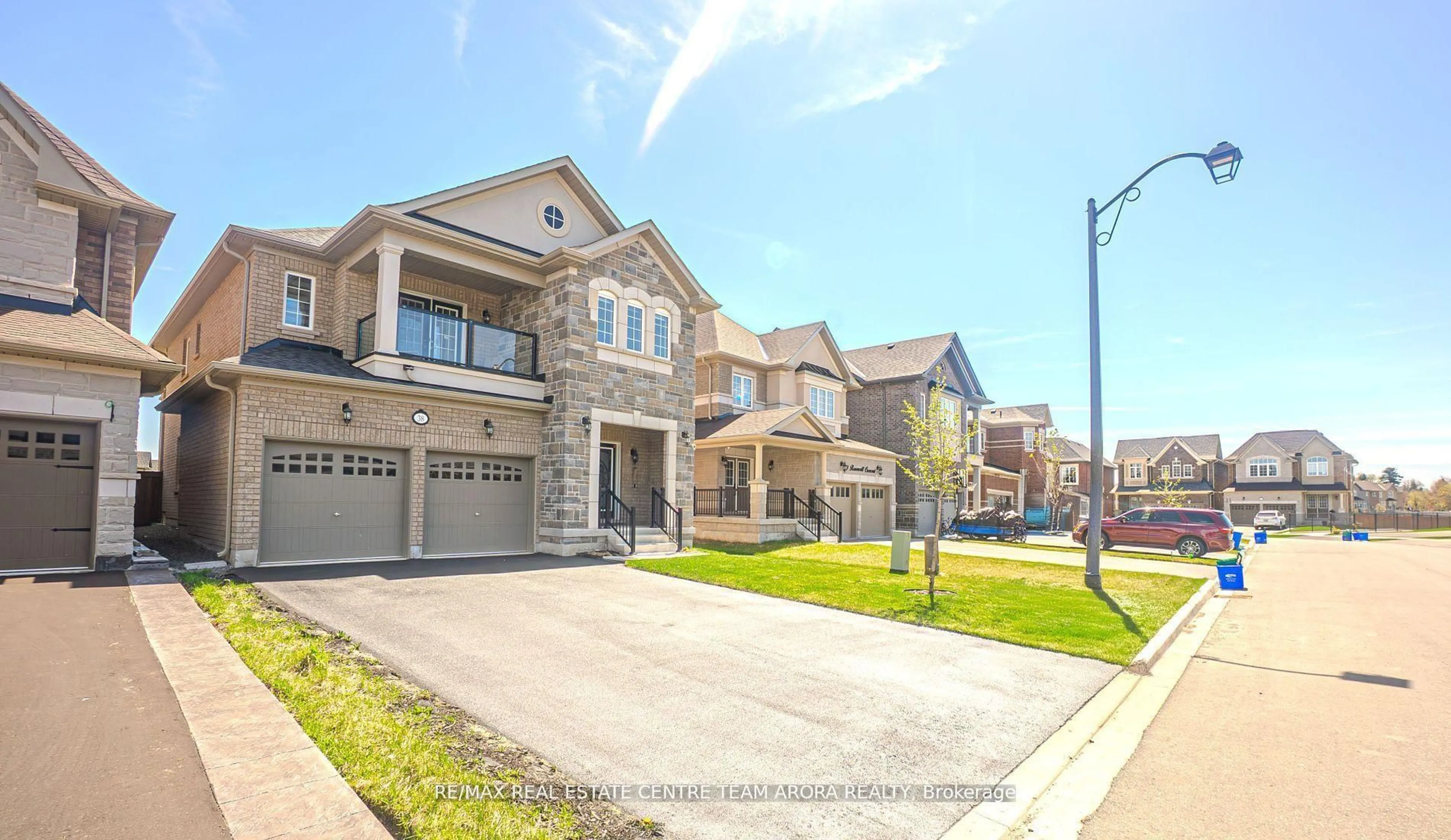 Home with brick exterior material, street for 38 Rosewell Cres, Halton Hills Ontario L7G 0N3