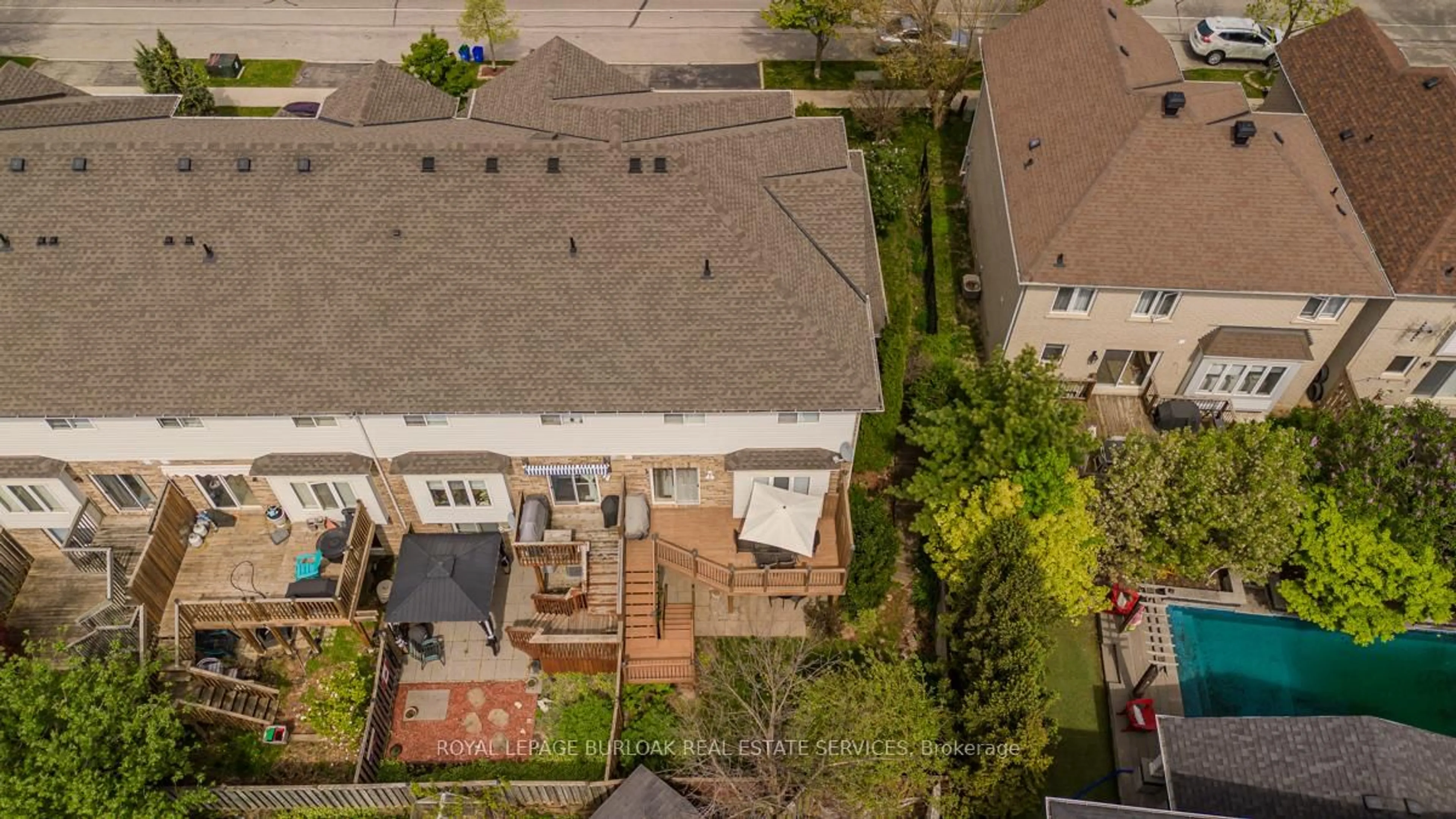 A pic from outside/outdoor area/front of a property/back of a property/a pic from drone, unknown for 5334 Dryden Ave, Burlington Ontario L7L 6Y7
