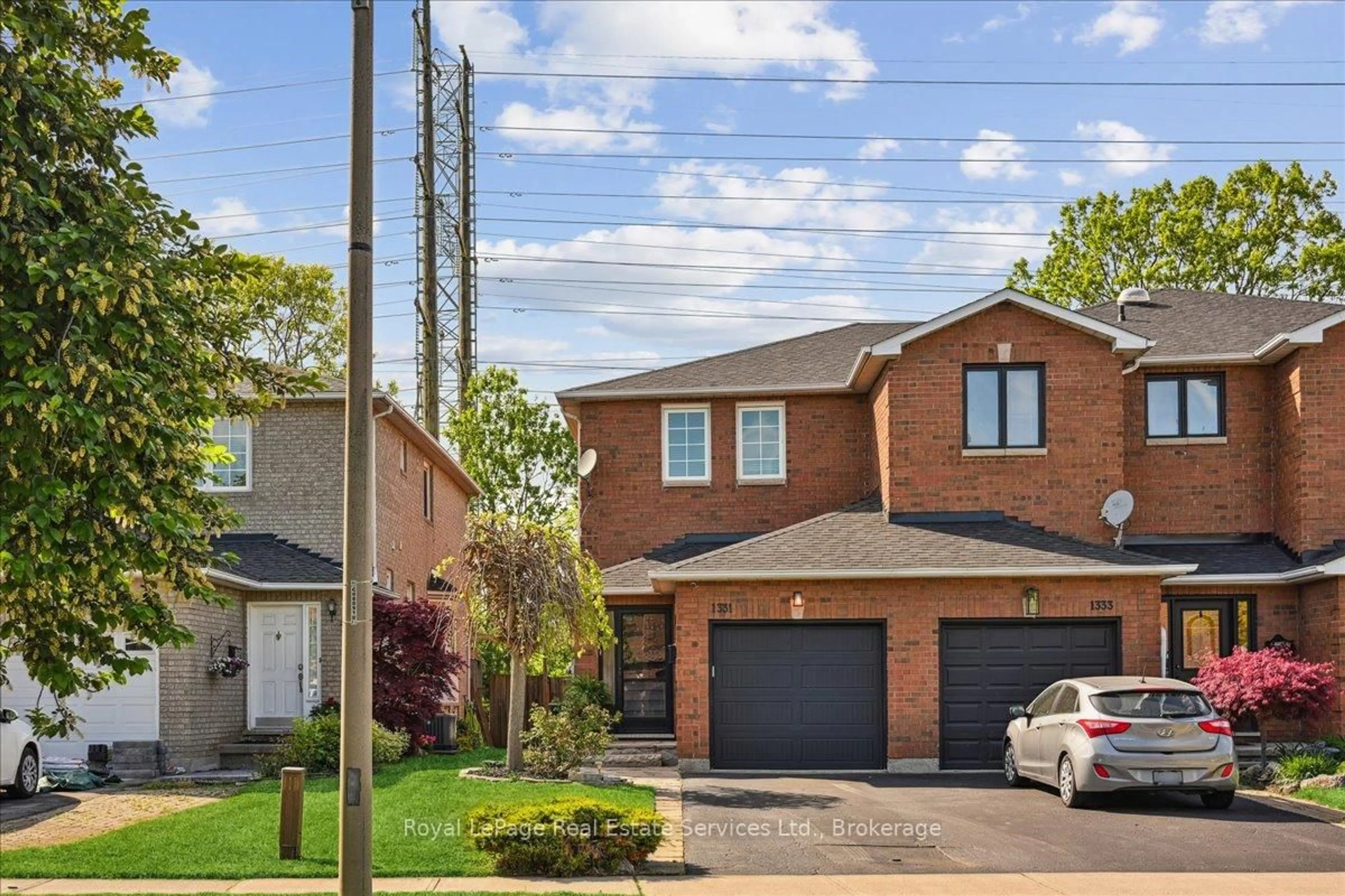 Home with brick exterior material, street for 1331 Treeland St, Burlington Ontario L7R 3T5