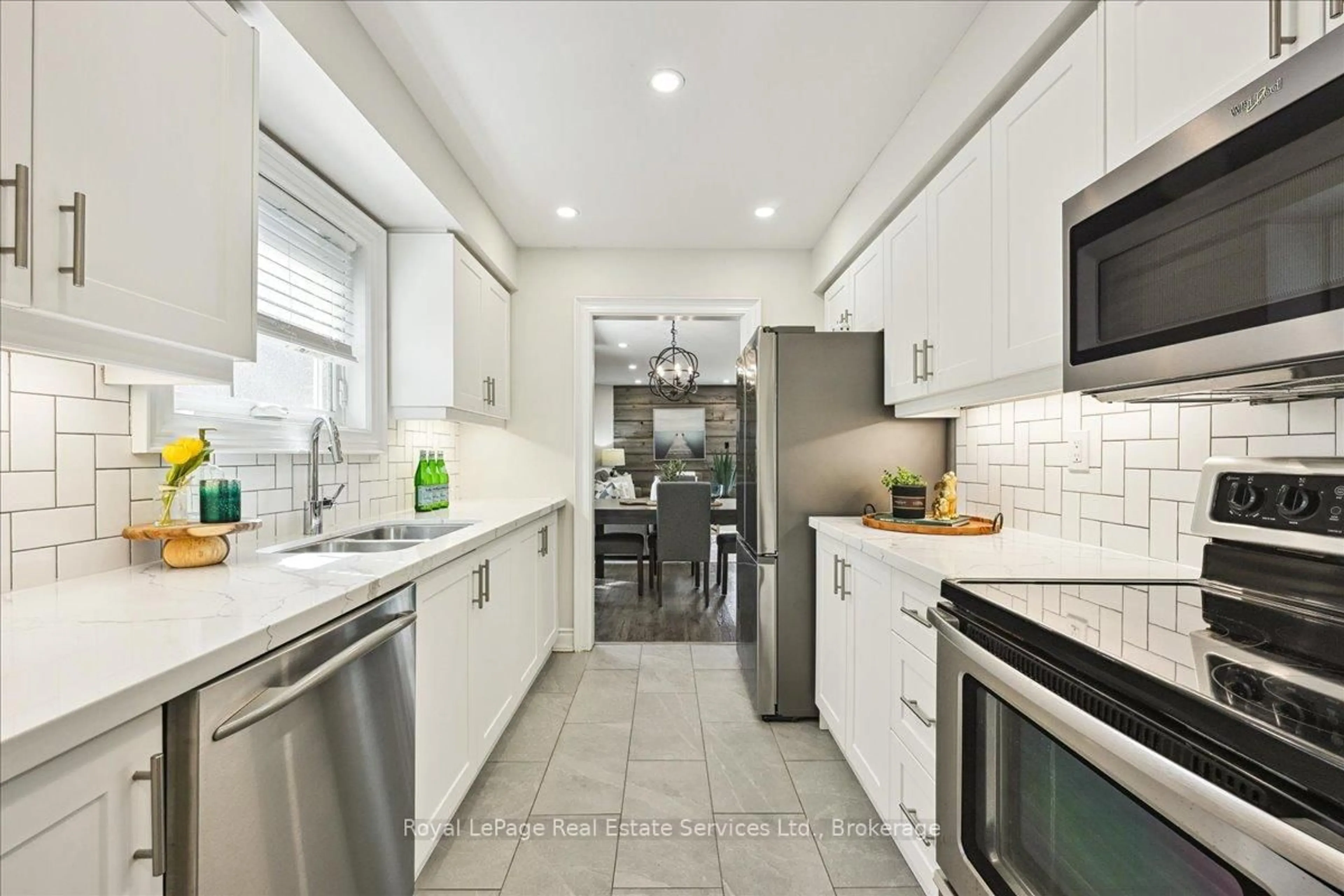 Contemporary kitchen, ceramic/tile floor for 1331 Treeland St, Burlington Ontario L7R 3T5