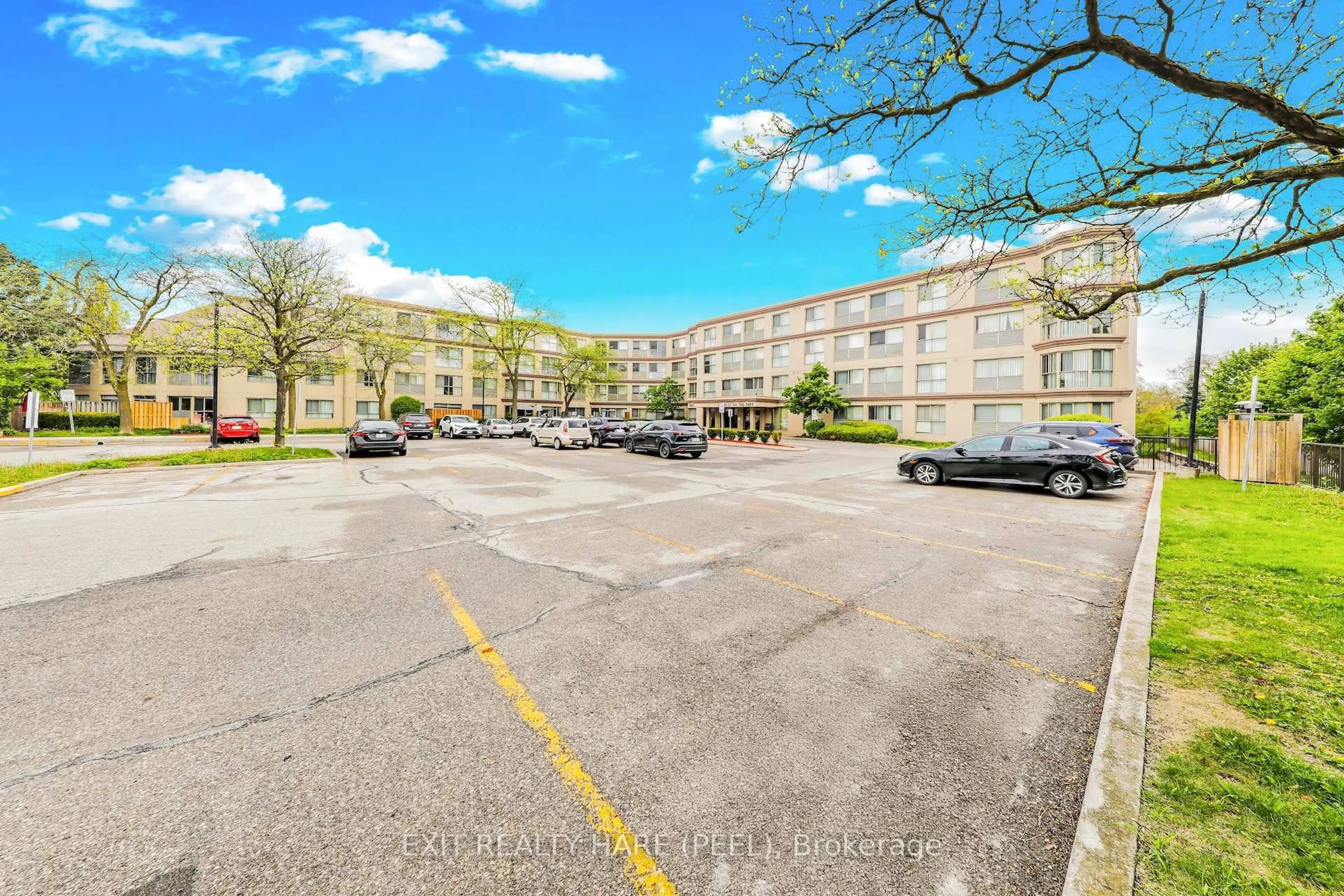 Patio, street for 8351 Mclaughlin Rd #208, Brampton Ontario L6Y 4H8