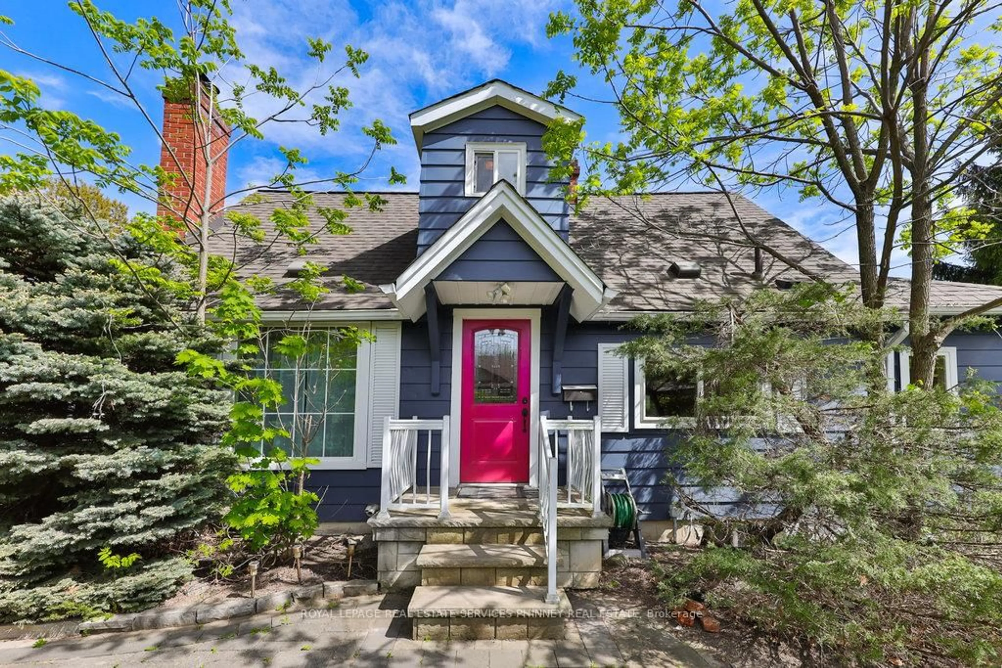 Home with brick exterior material, street for 3098 Given Rd, Mississauga Ontario L5A 2N3