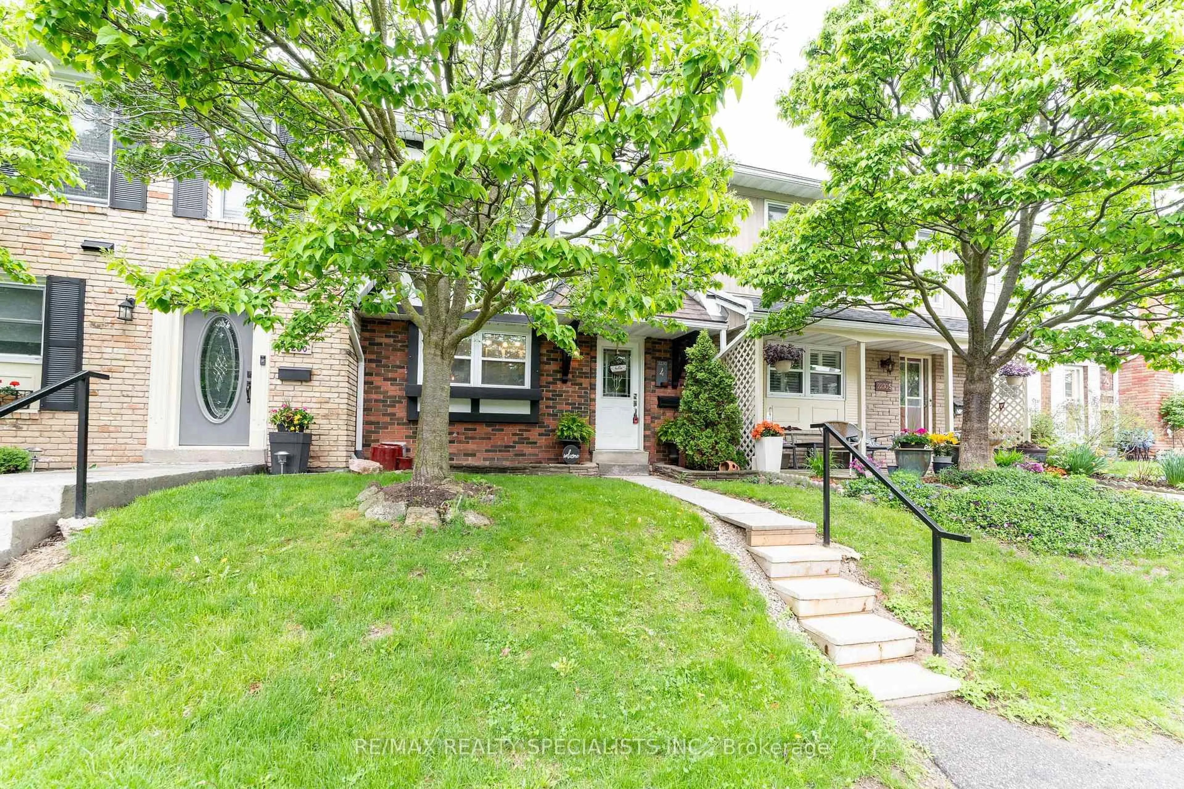 Unknown for 2230 Upper Middle Rd #4, Burlington Ontario L7P 2Z9