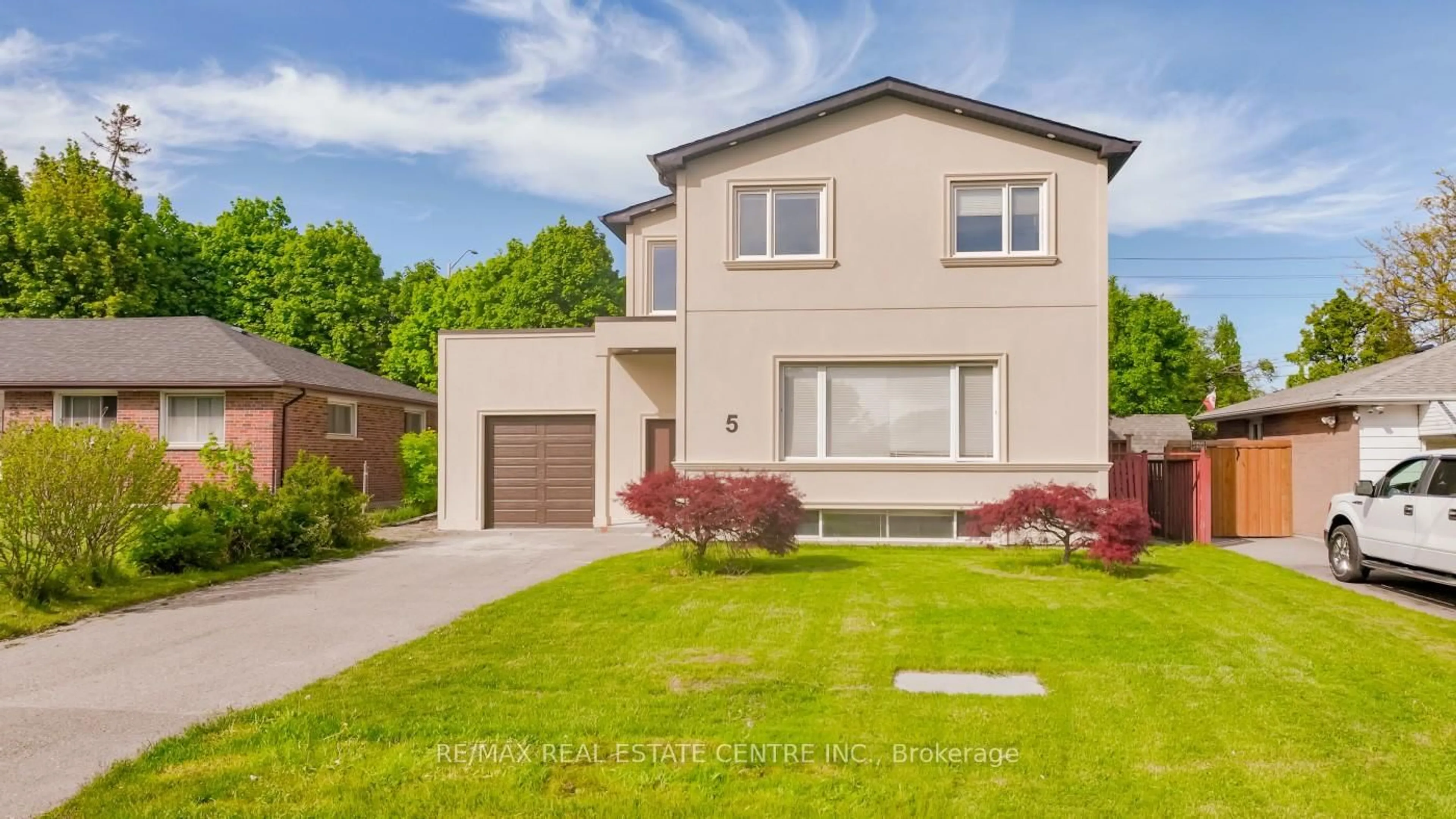 Home with brick exterior material, street for 5 Autumn Blvd, Brampton Ontario L6T 2V3