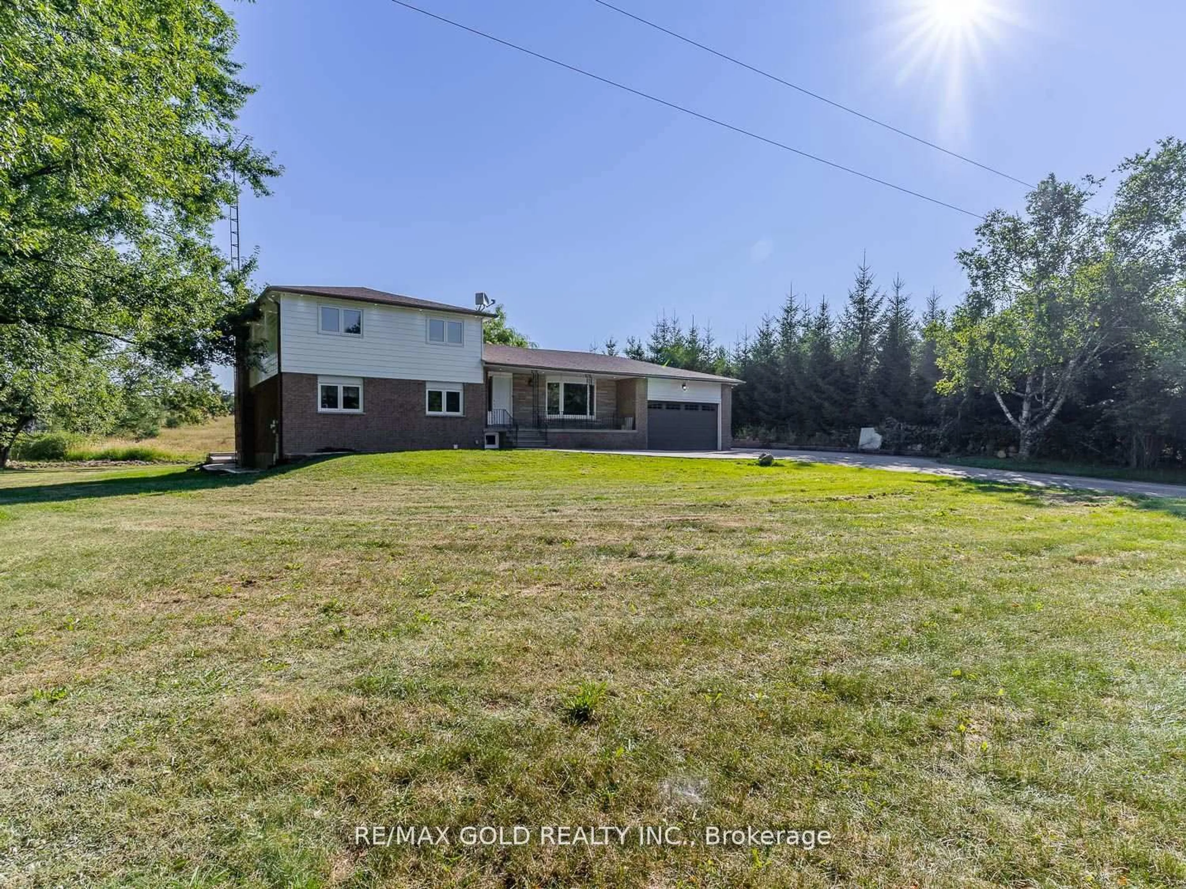 A pic from outside/outdoor area/front of a property/back of a property/a pic from drone, water/lake/river/ocean view for 19139 Heart Lake Rd, Caledon Ontario L7K 2A6