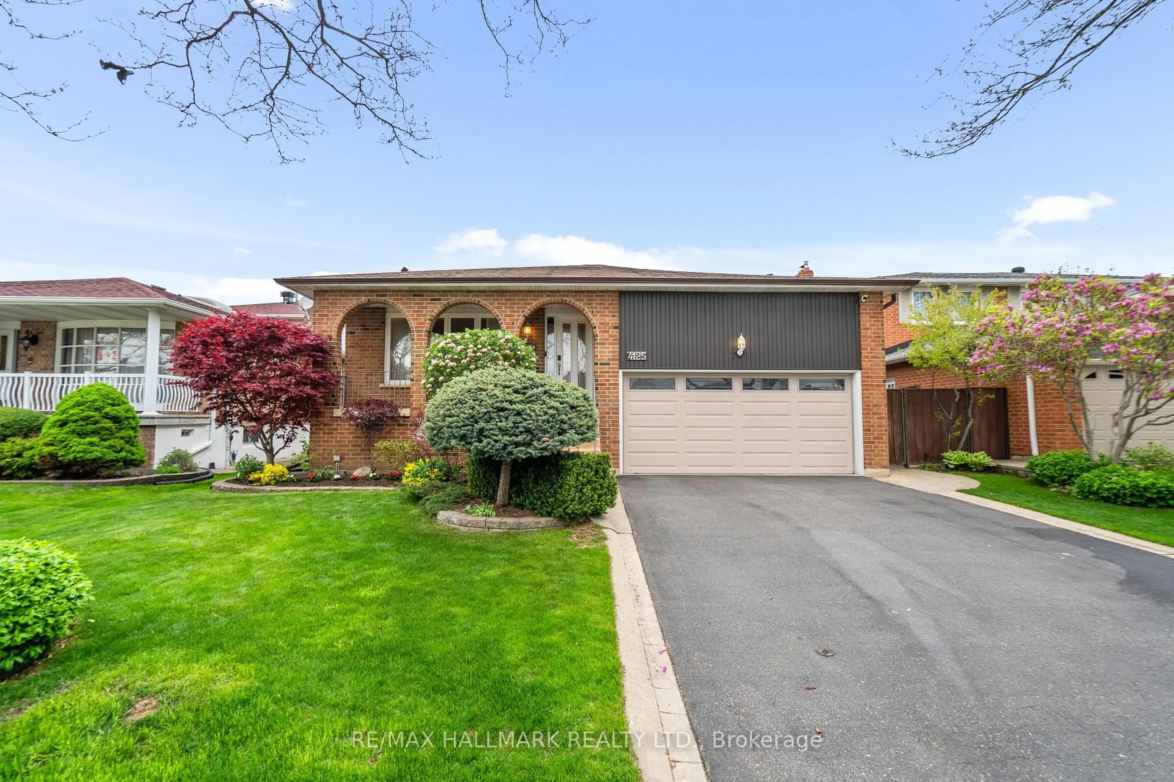 Home with brick exterior material, street for 4125 Twine Cres, Mississauga Ontario L4Z 1E4