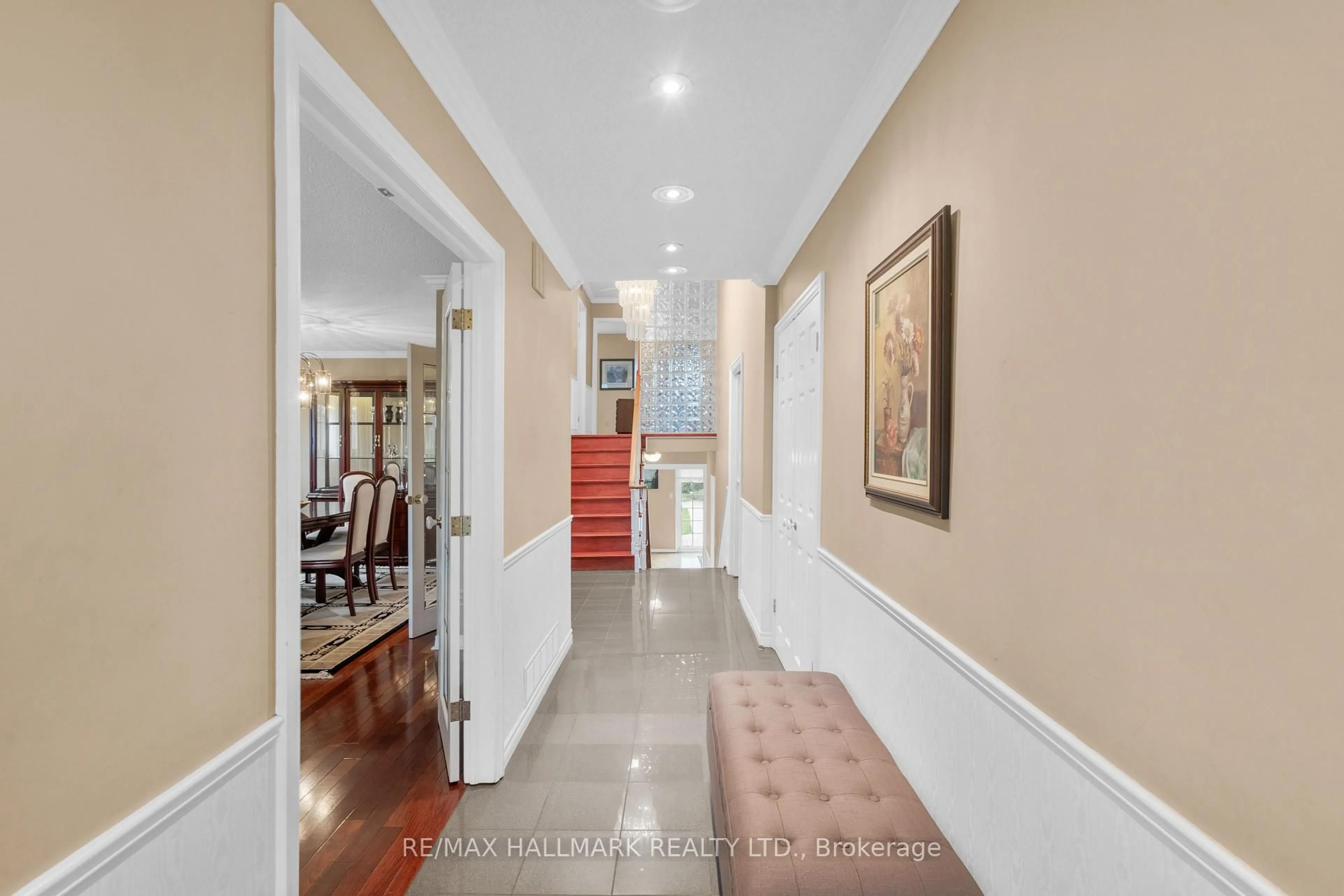 Indoor foyer for 4125 Twine Cres, Mississauga Ontario L4Z 1E4