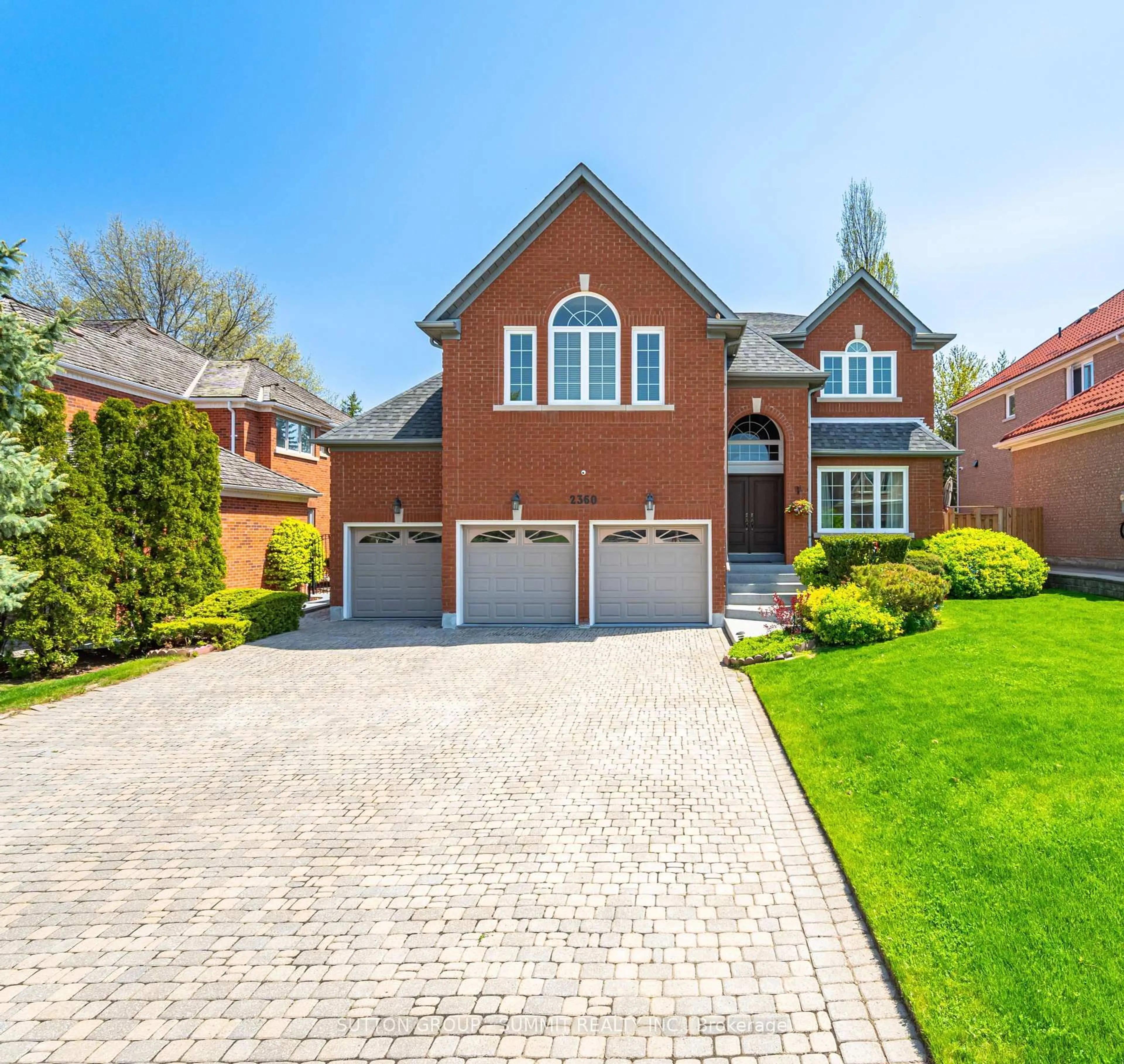 Home with brick exterior material, street for 2360 Silverwood Dr, Mississauga Ontario L5M 5B3