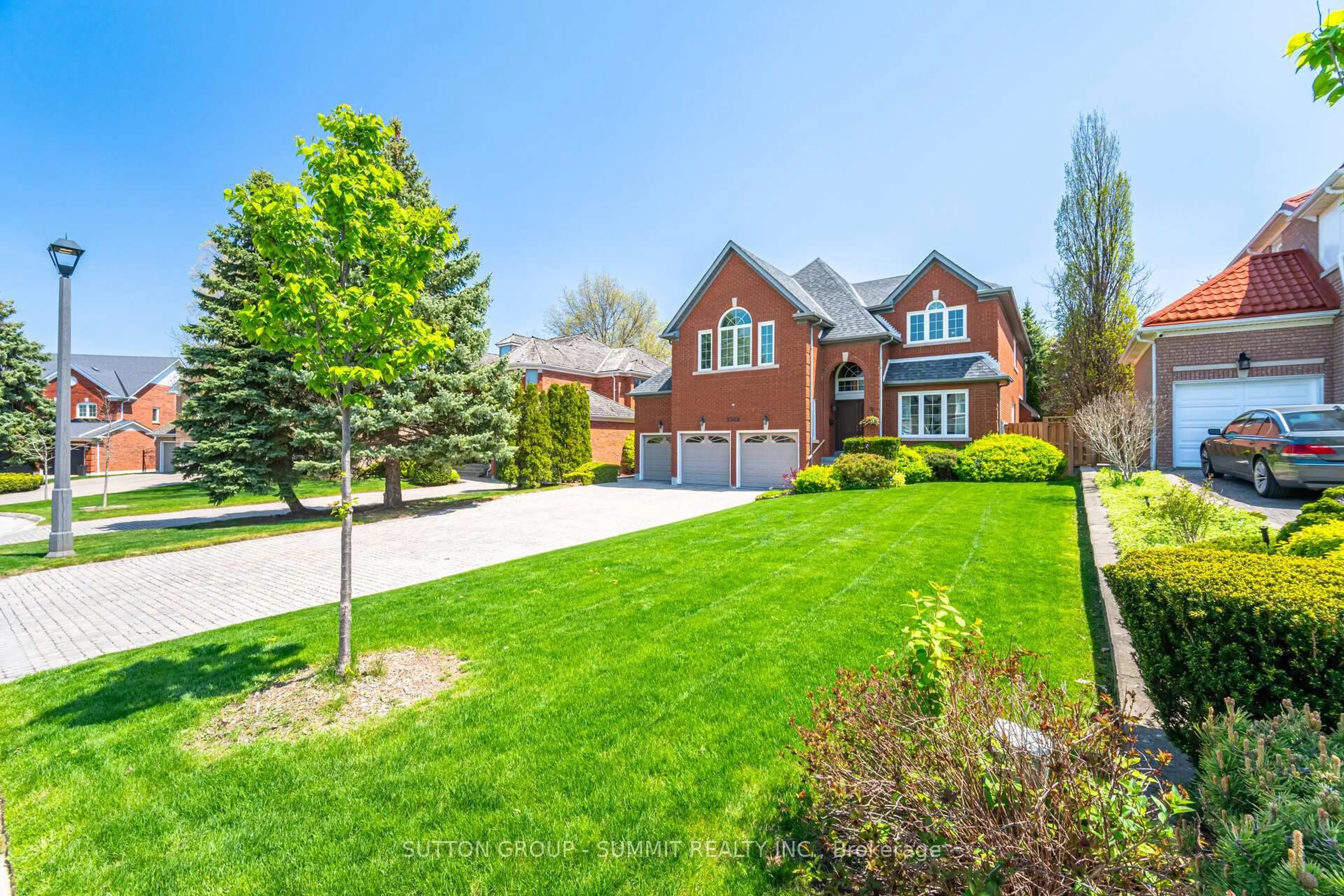 Home with brick exterior material, street for 2360 Silverwood Dr, Mississauga Ontario L5M 5B3
