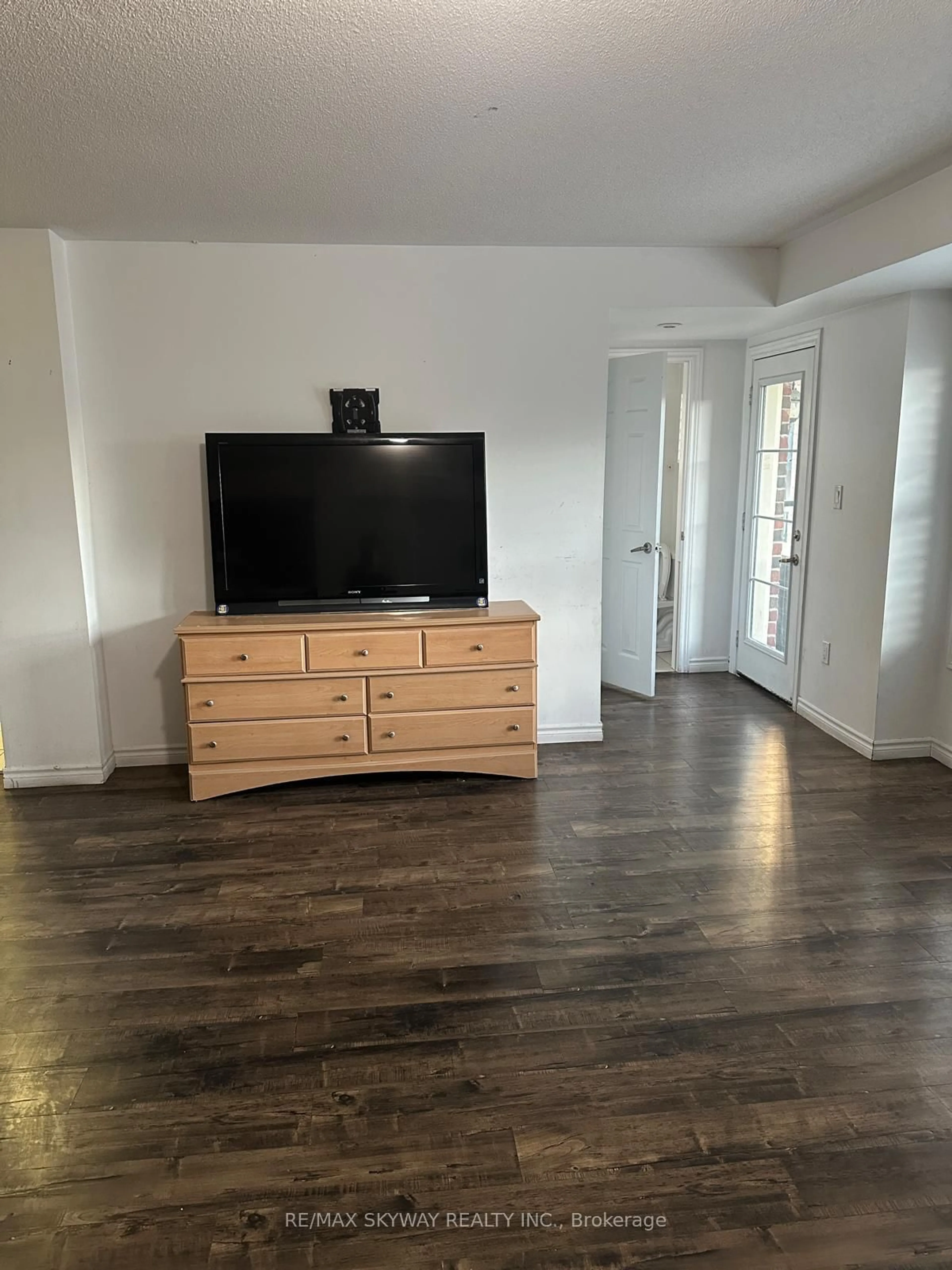 A pic of a room for 200 Veterans Dr #179, Brampton Ontario L7A 4S6