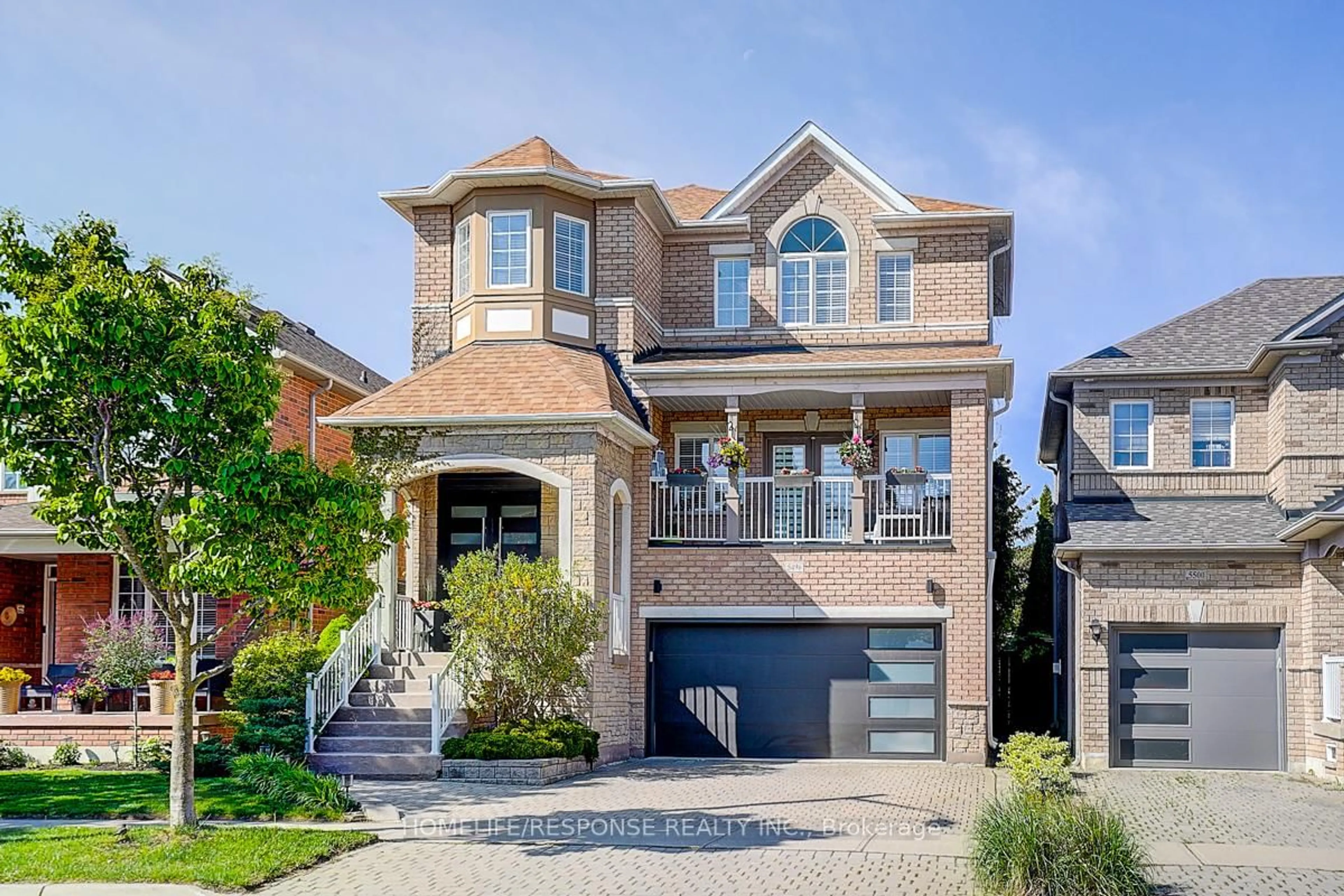 Home with brick exterior material, street for 5496 LONGFORD Dr, Mississauga Ontario L5M 6N3