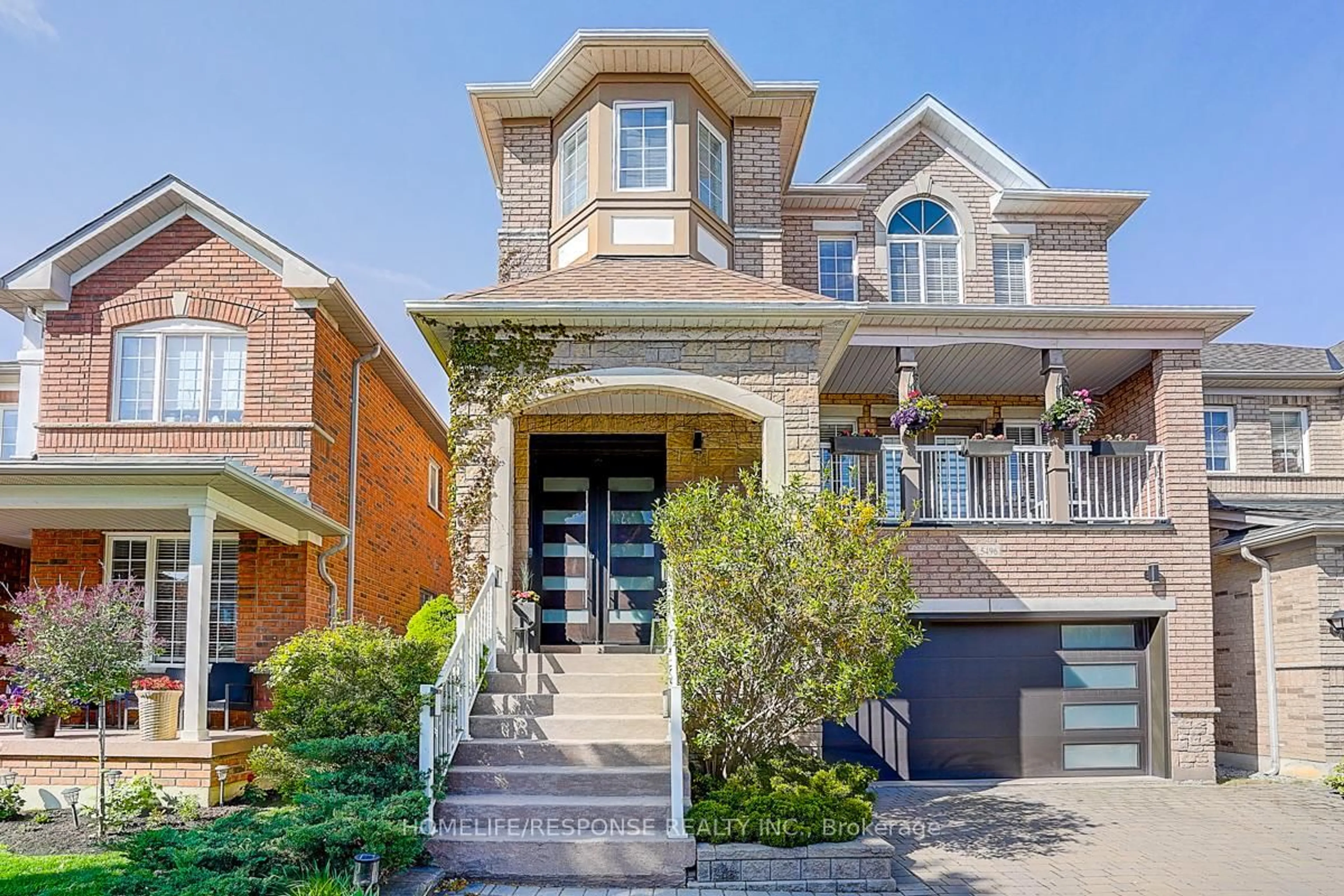 Home with brick exterior material, street for 5496 LONGFORD Dr, Mississauga Ontario L5M 6N3