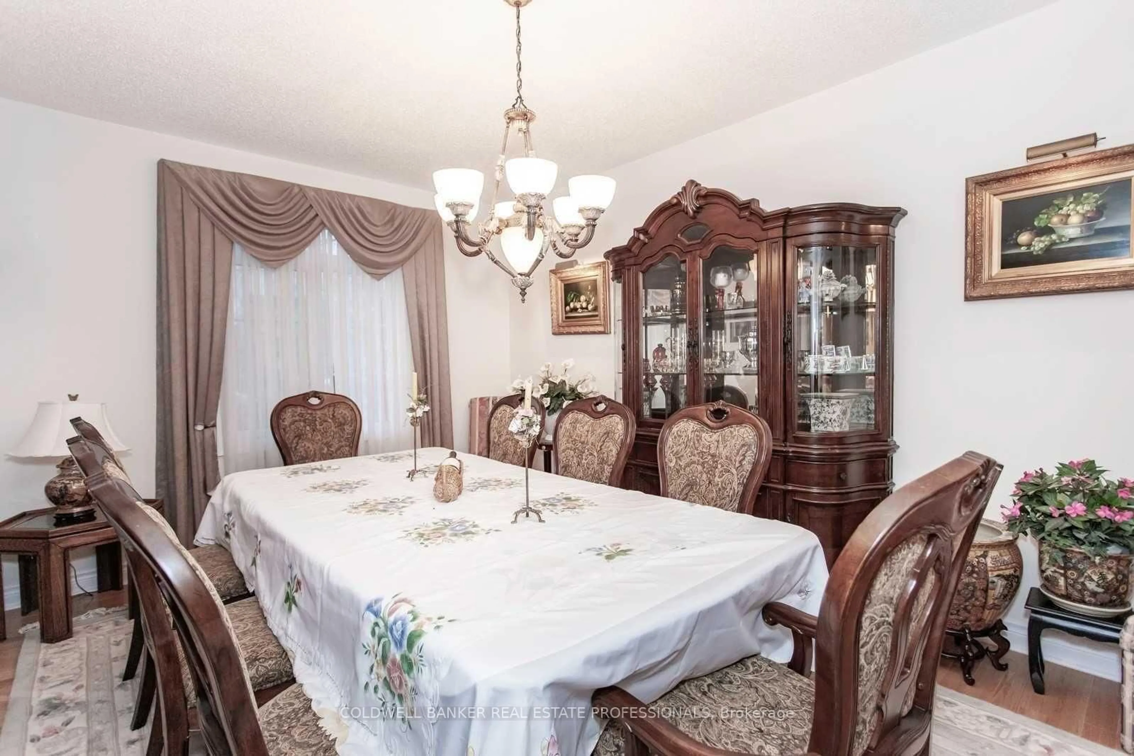 Dining room, unknown for 50 Links Lane, Brampton Ontario L6Y 5H1
