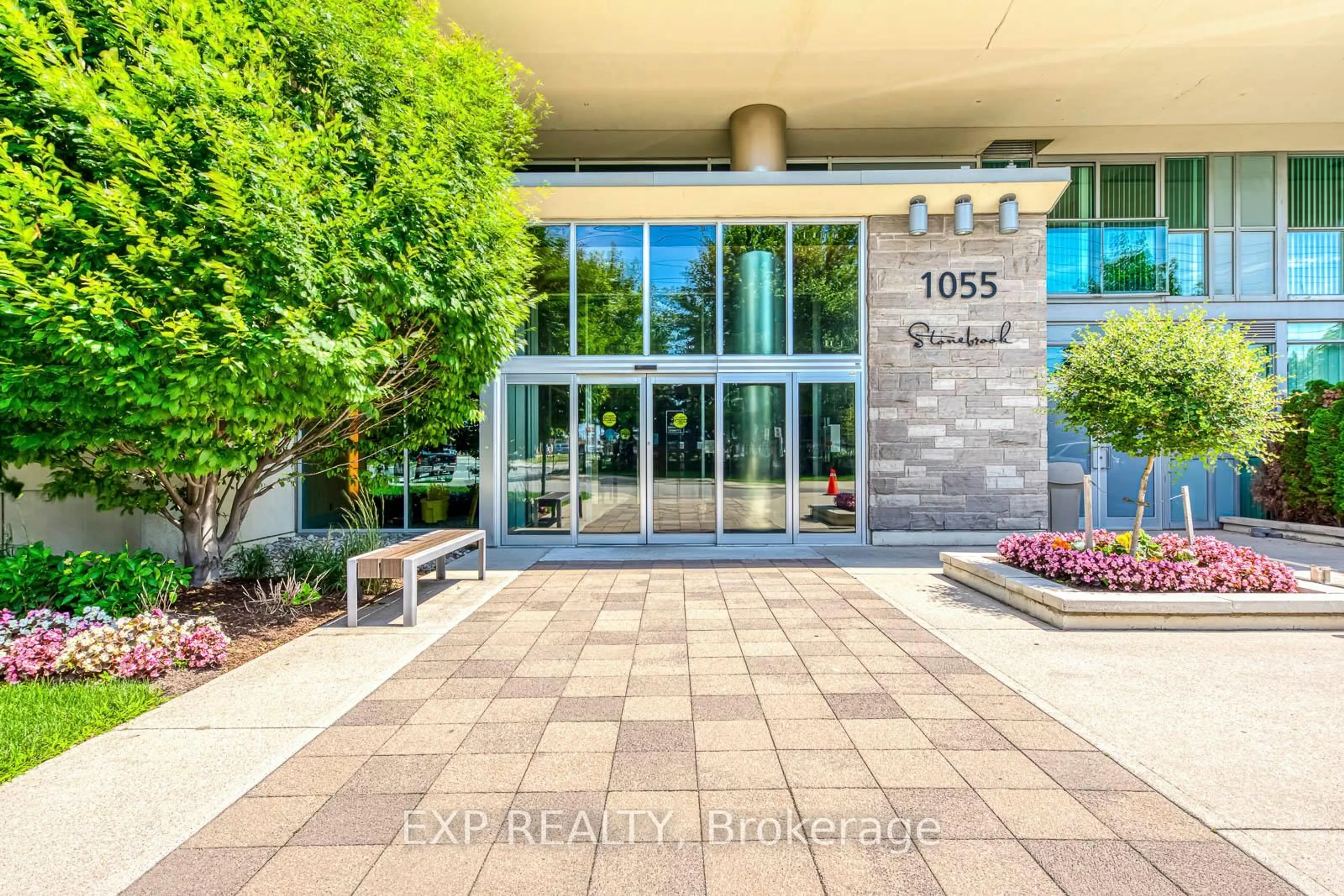 Unknown for 1055 Southdown Rd #905, Mississauga Ontario L5J 0A3