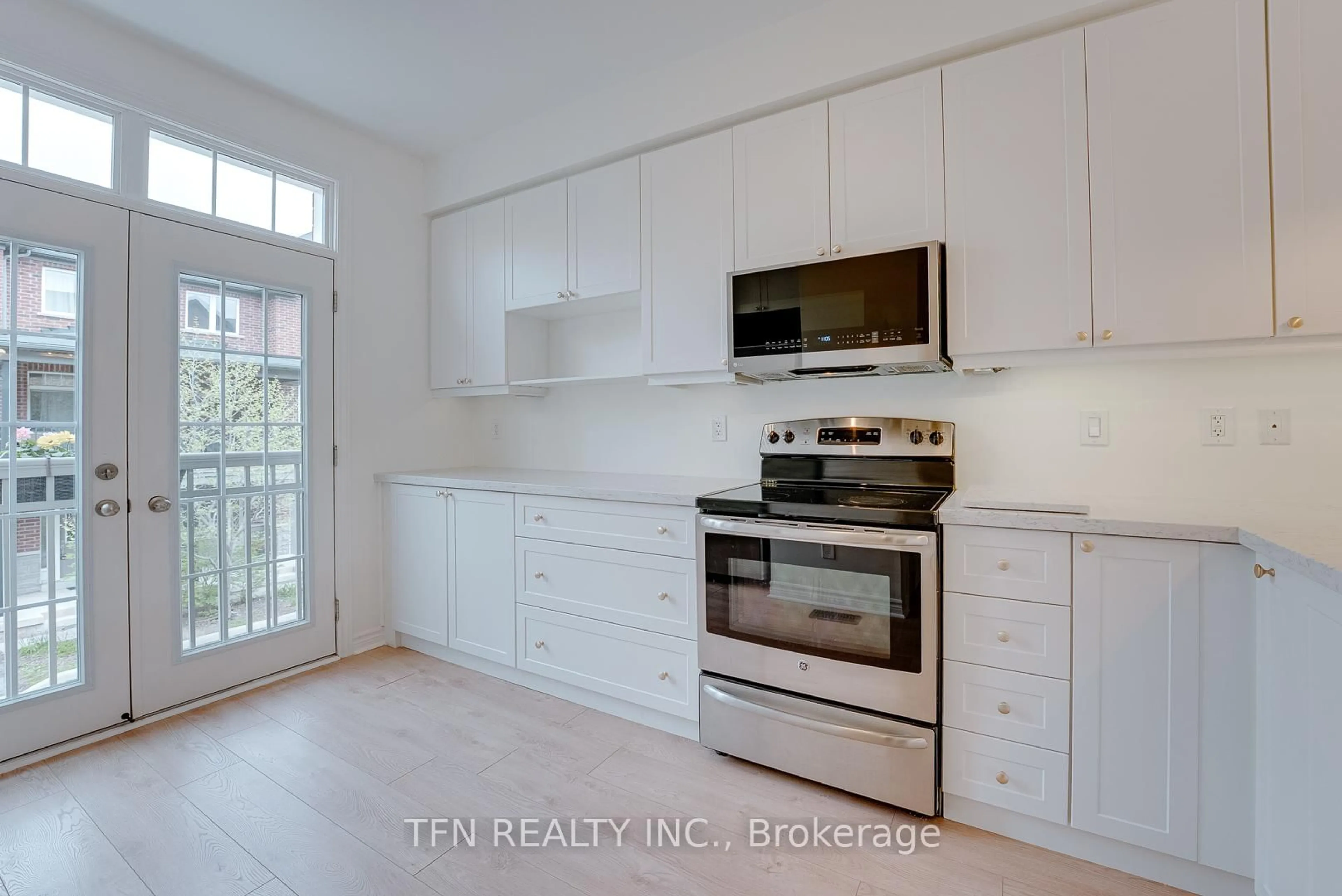 Unknown for 2360 Treversh Common, Burlington Ontario L7R 0C8