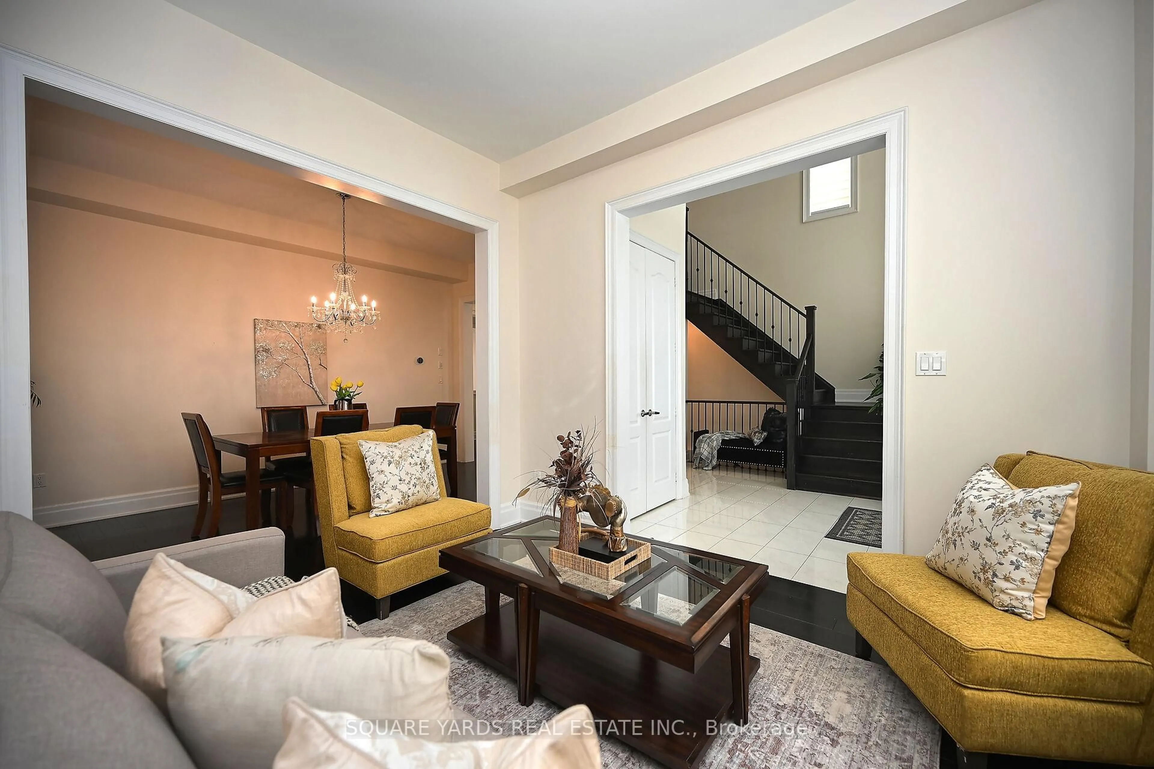 Living room with furniture, unknown for 19 Cloverhaven Rd, Brampton Ontario L6P 4E4
