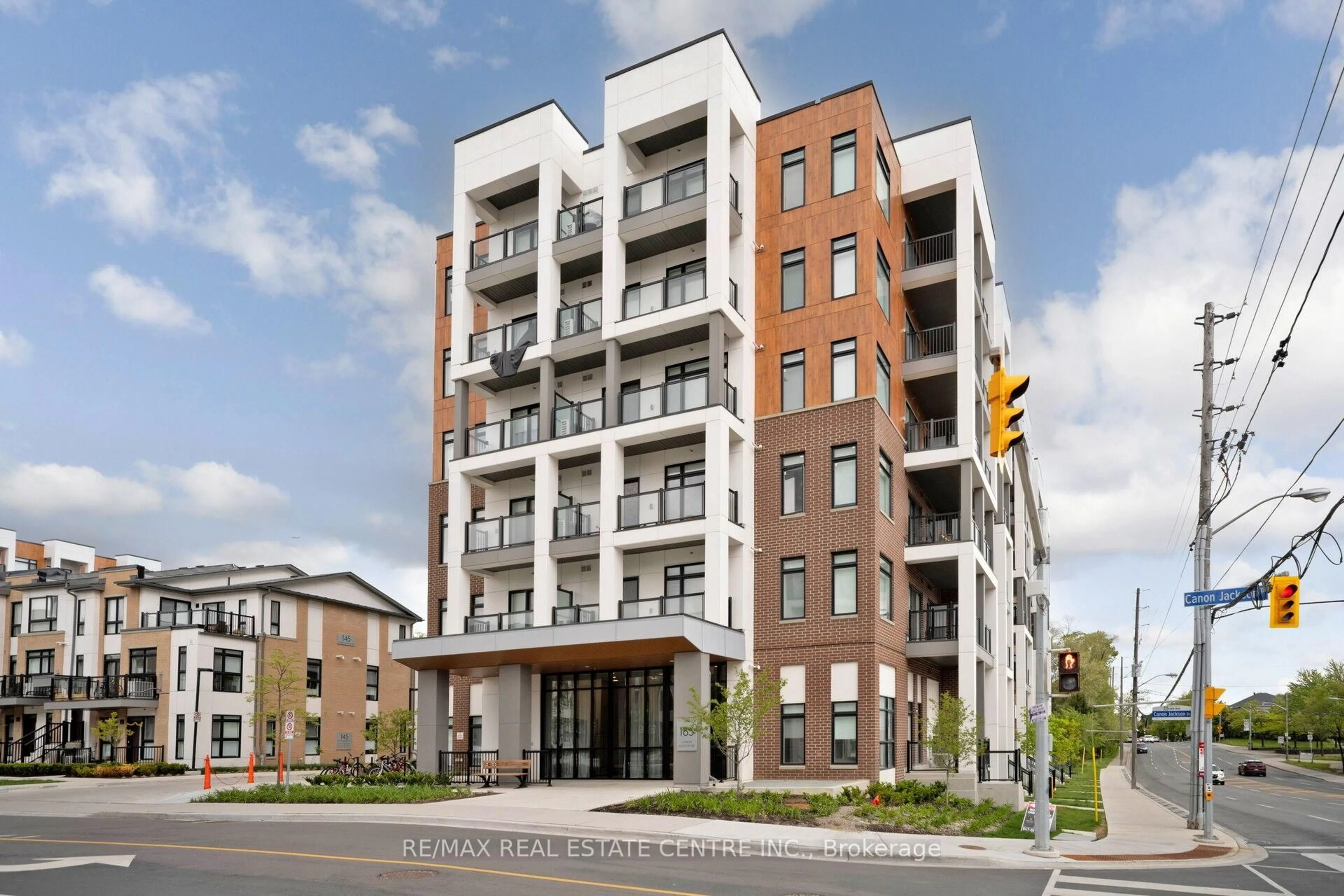 Home with brick exterior material, building for 165 Canon Jackson Dr #313, Toronto Ontario M6M 0C4