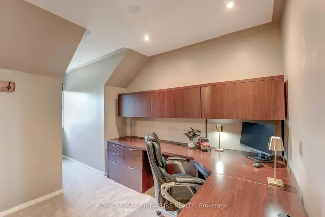 Additional property image - 216 Gatwick Dr