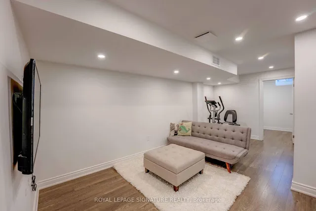 Additional property image - 216 Gatwick Dr