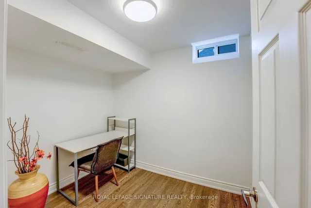 Additional property image - 216 Gatwick Dr