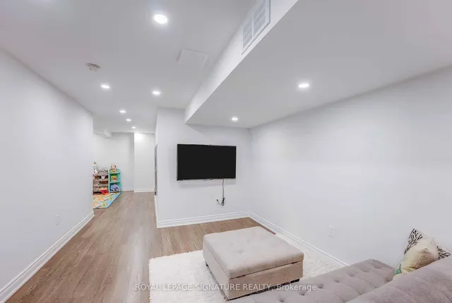 Additional property image - 216 Gatwick Dr