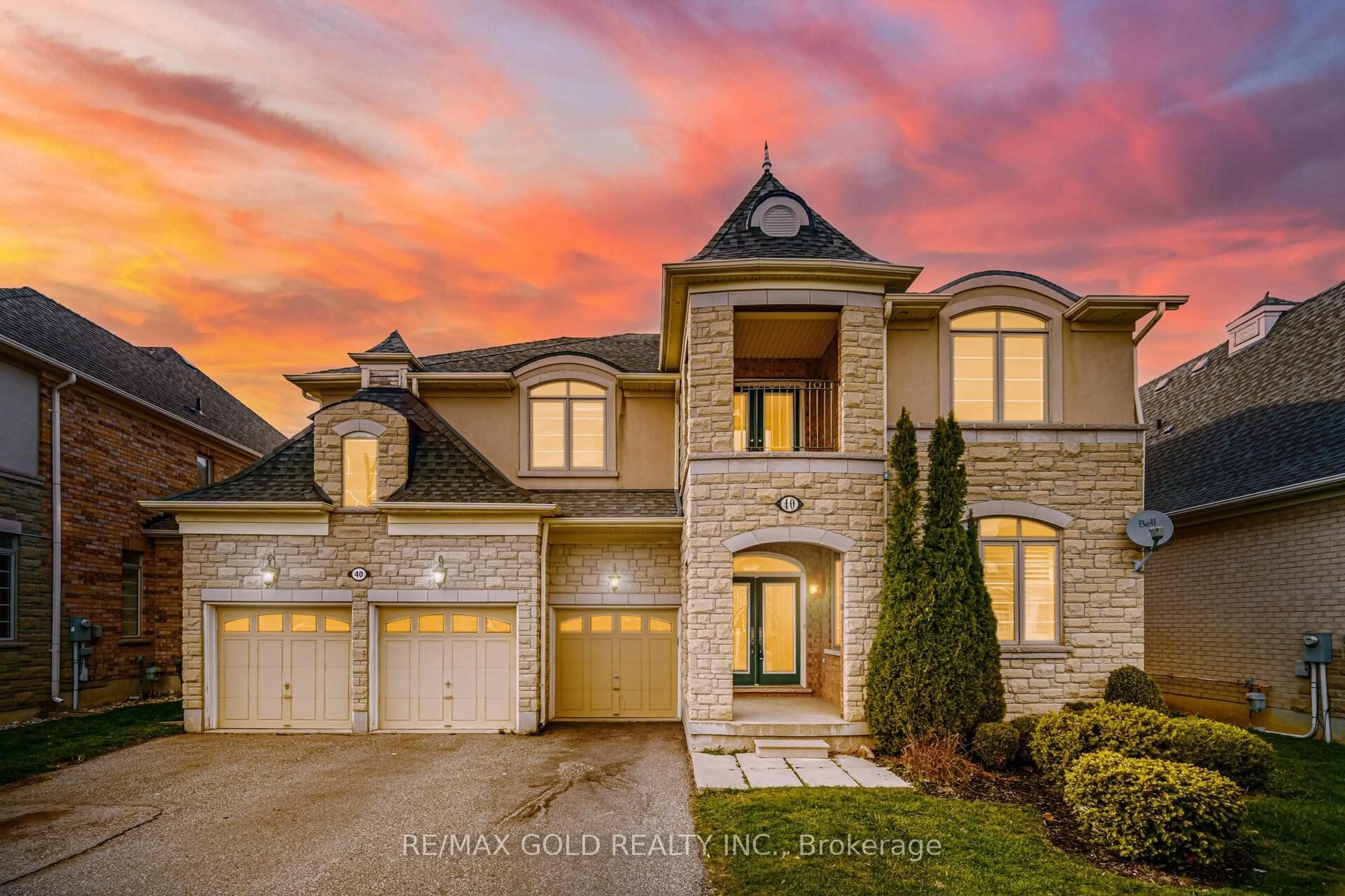 Home with brick exterior material, unknown for 40 Vespahills Cres, Brampton Ontario L6P 2V1