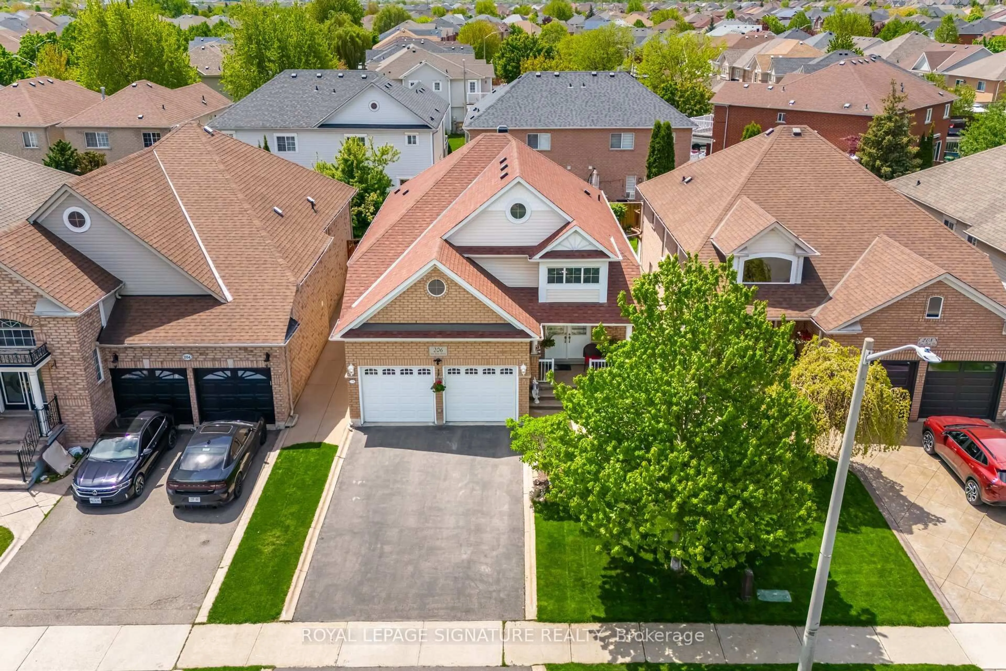 A pic from outside/outdoor area/front of a property/back of a property/a pic from drone, street for 206 Van Scott Dr, Brampton Ontario L7A 1V9