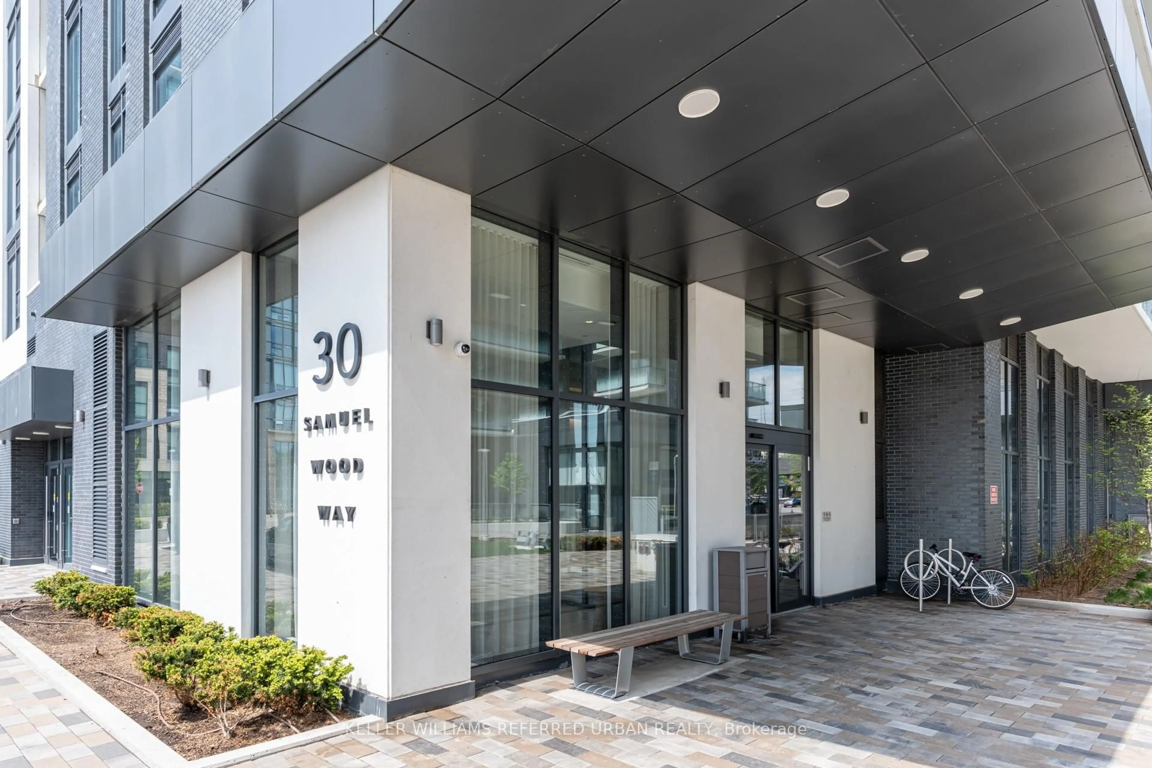 Indoor foyer for 30 Samuel Wood Way #401, Toronto Ontario M9B 0C9