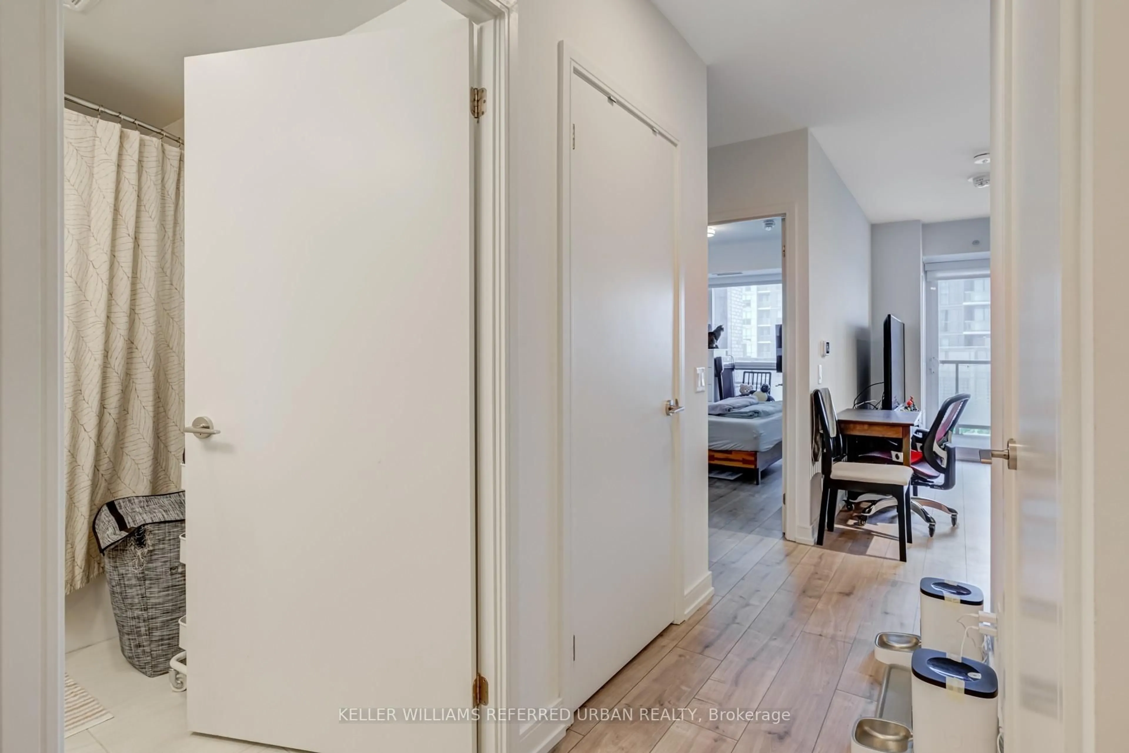 Unknown for 30 Samuel Wood Way #401, Toronto Ontario M9B 0C9