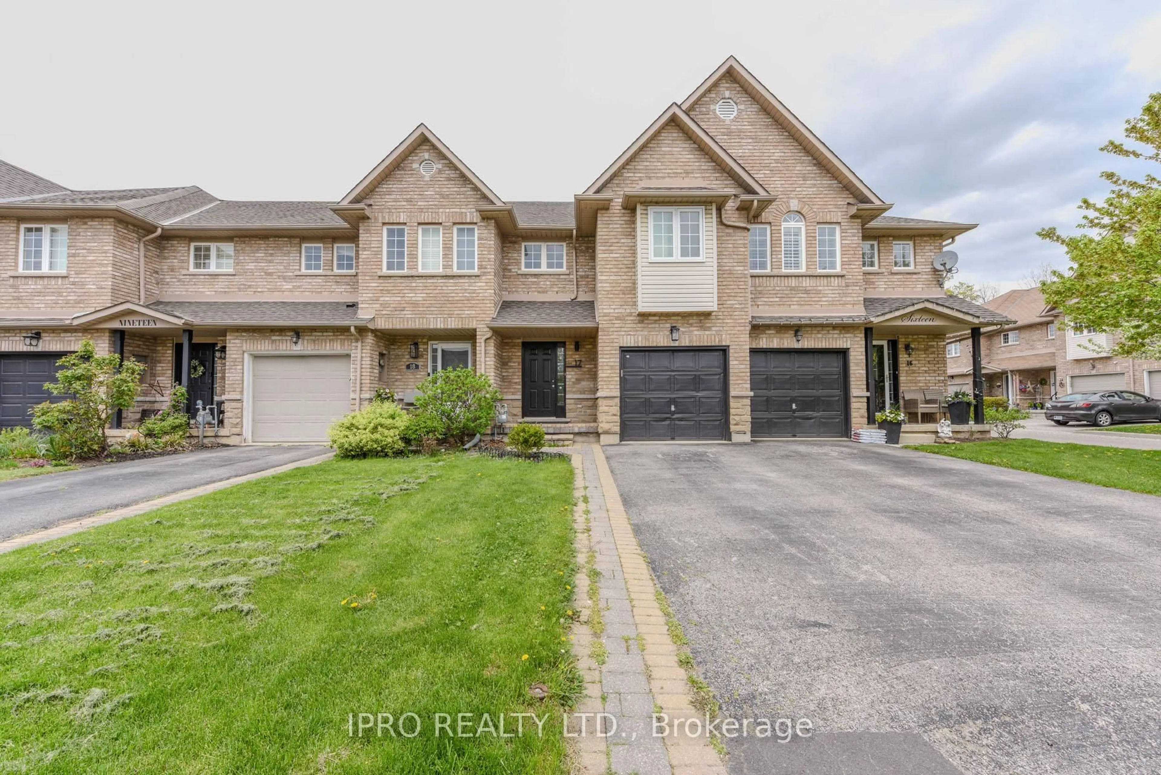 Home with brick exterior material, street for 4055 Forest Run Ave #17, Burlington Ontario L7M 5B8