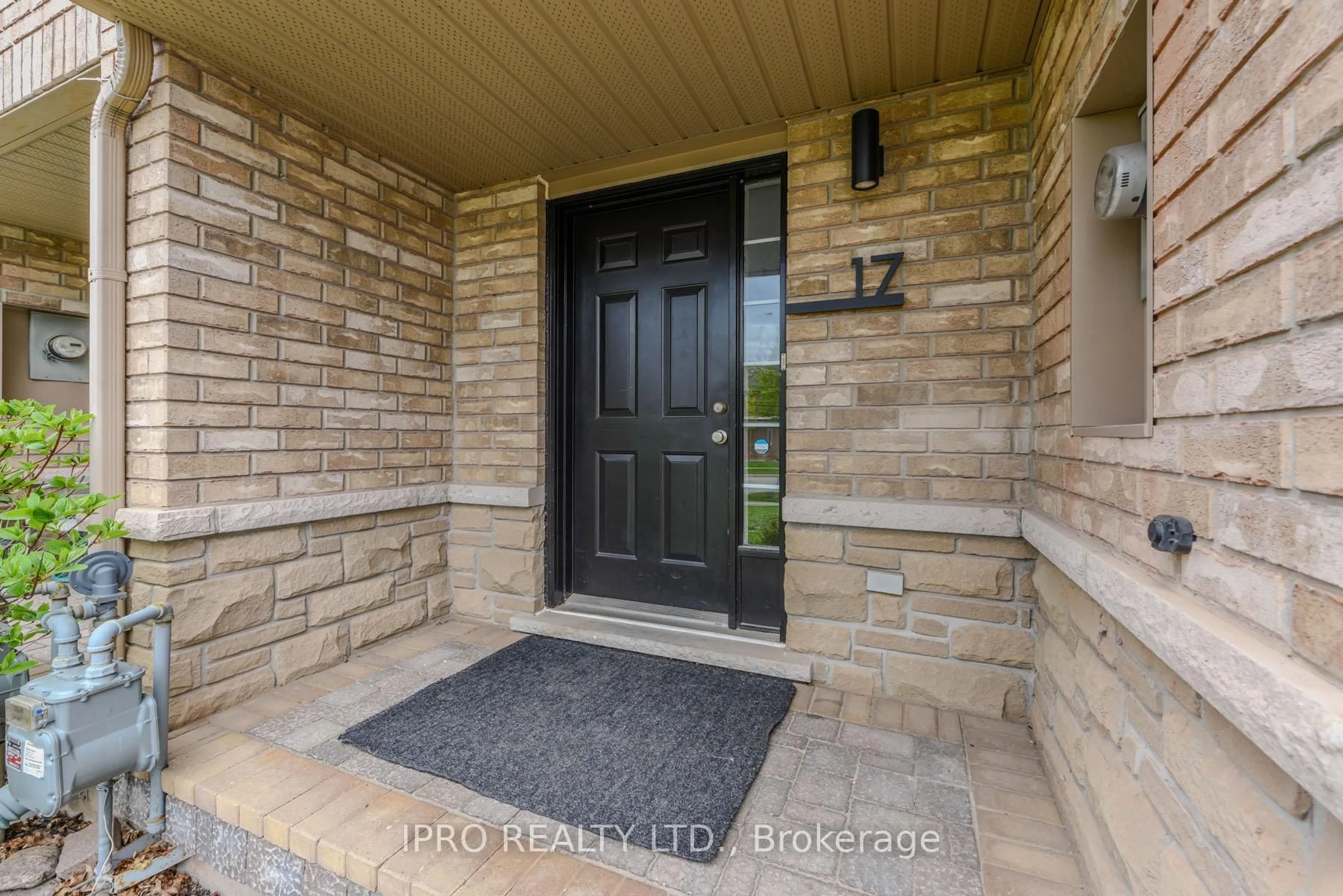 Indoor entryway for 4055 Forest Run Ave #17, Burlington Ontario L7M 5B8