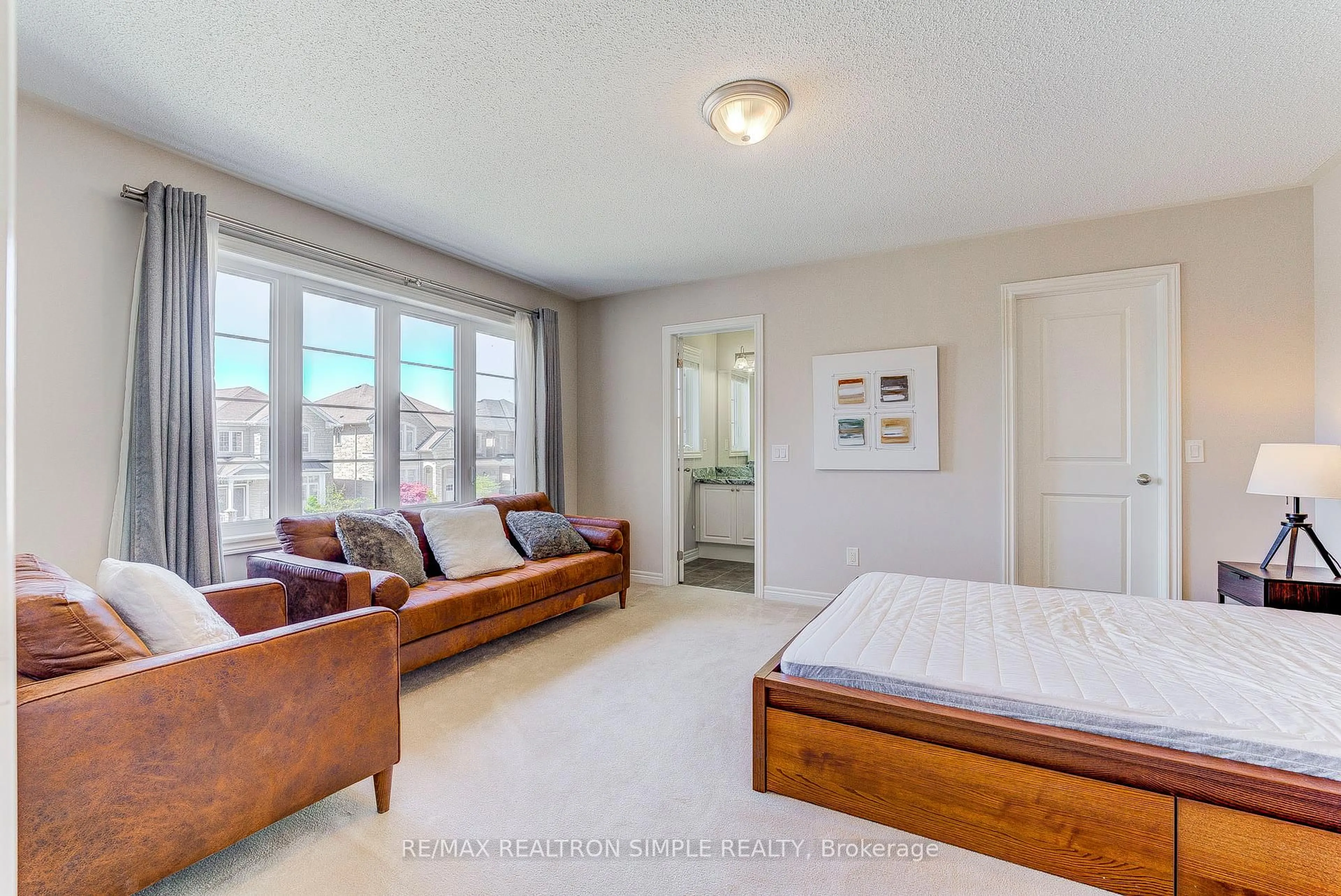 Unknown for 574 North Park Blvd, Oakville Ontario L6M 0N7