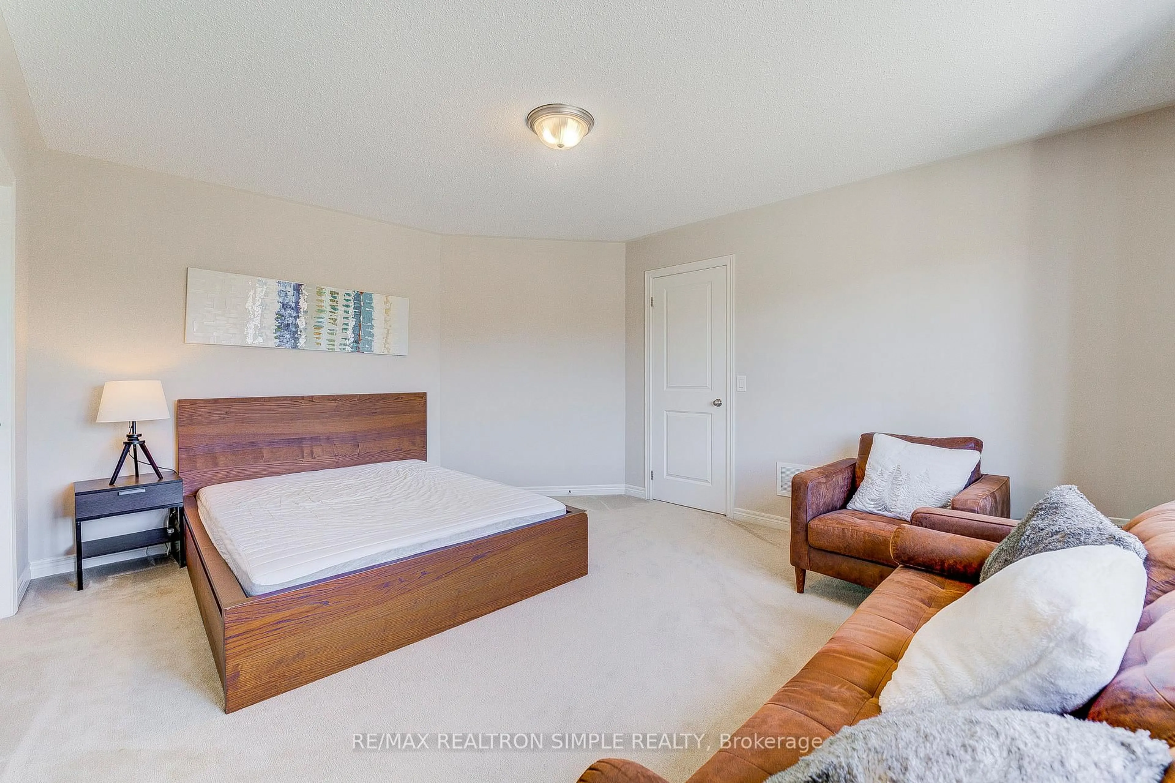 Bedroom with bed, unknown for 574 North Park Blvd, Oakville Ontario L6M 0N7