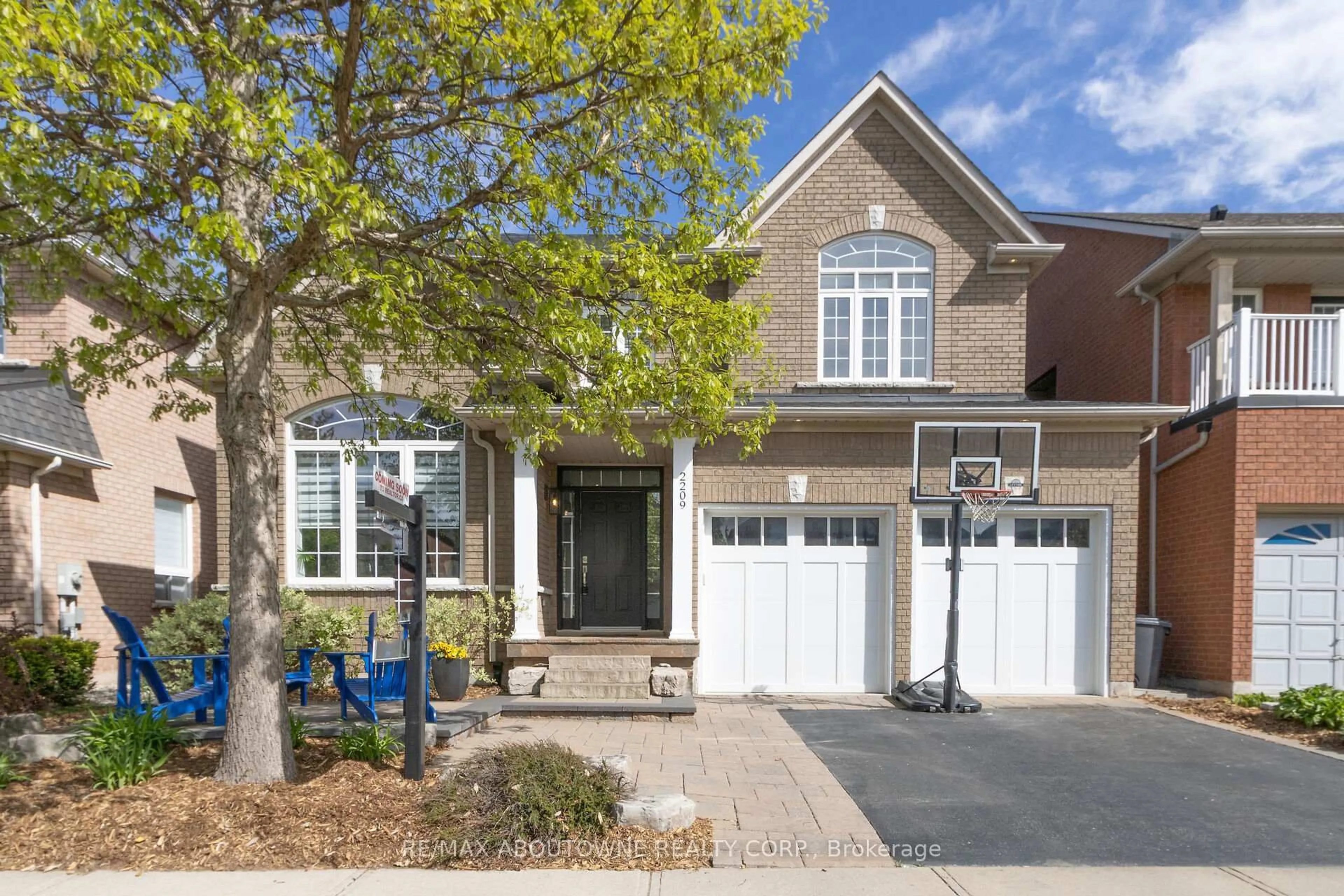Home with brick exterior material, street for 2209 Falling Green Dr, Oakville Ontario L6M 5A2