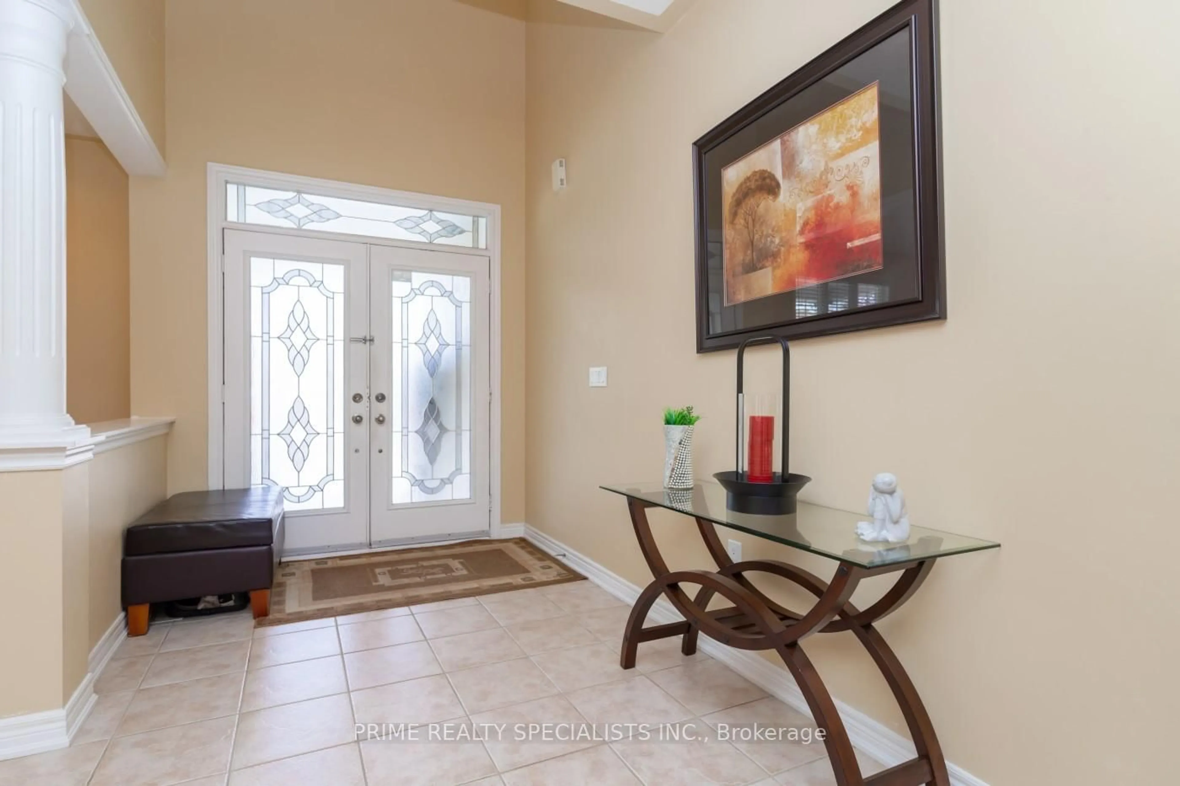 Indoor entryway for 50 Gallucci Cres, Brampton Ontario L6P 1R6