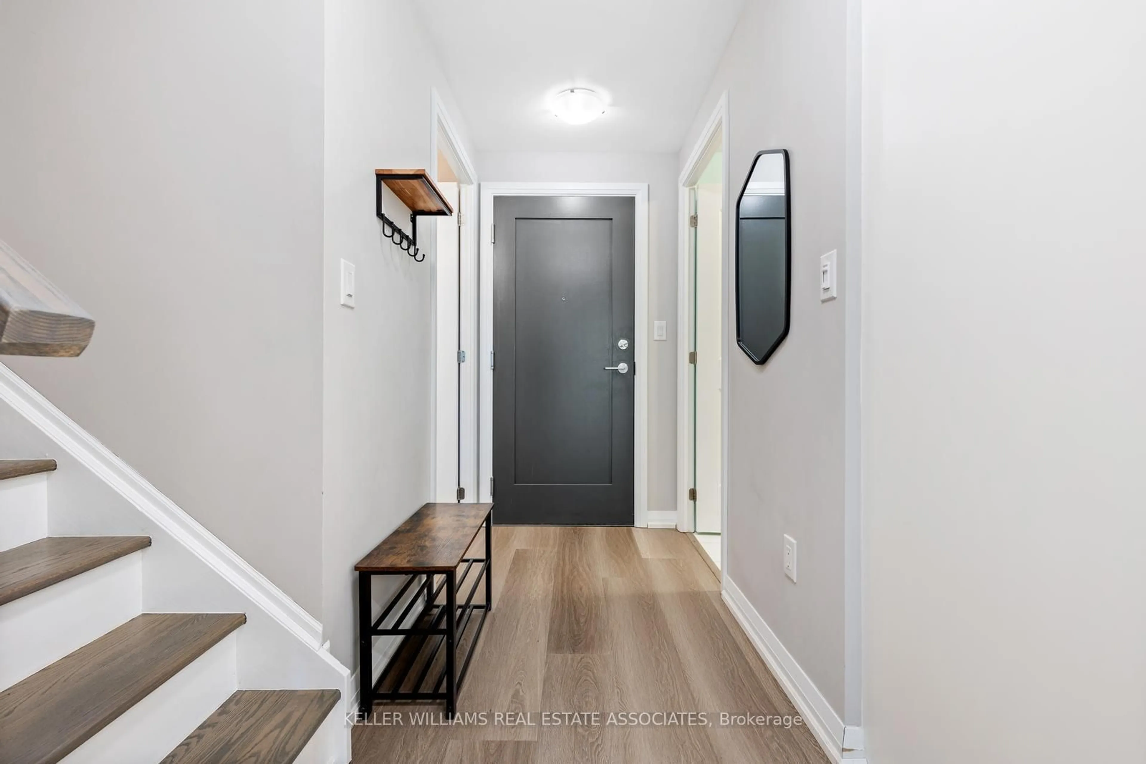 Indoor entryway for 5025 Four Springs Ave #111, Mississauga Ontario L5R 0G5