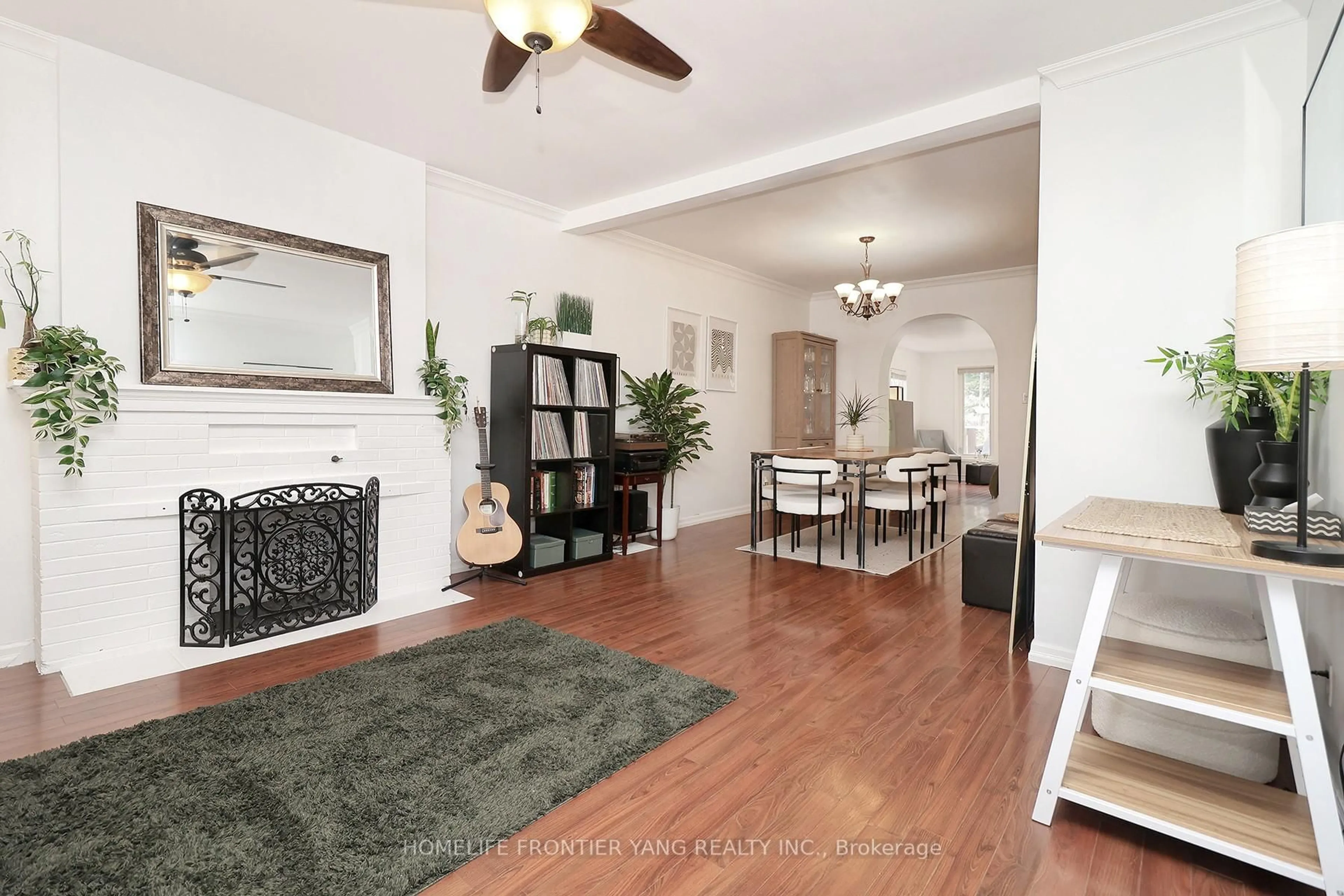 Living room with furniture, unknown for 38 Mimico Ave, Toronto Ontario M8V 1R1