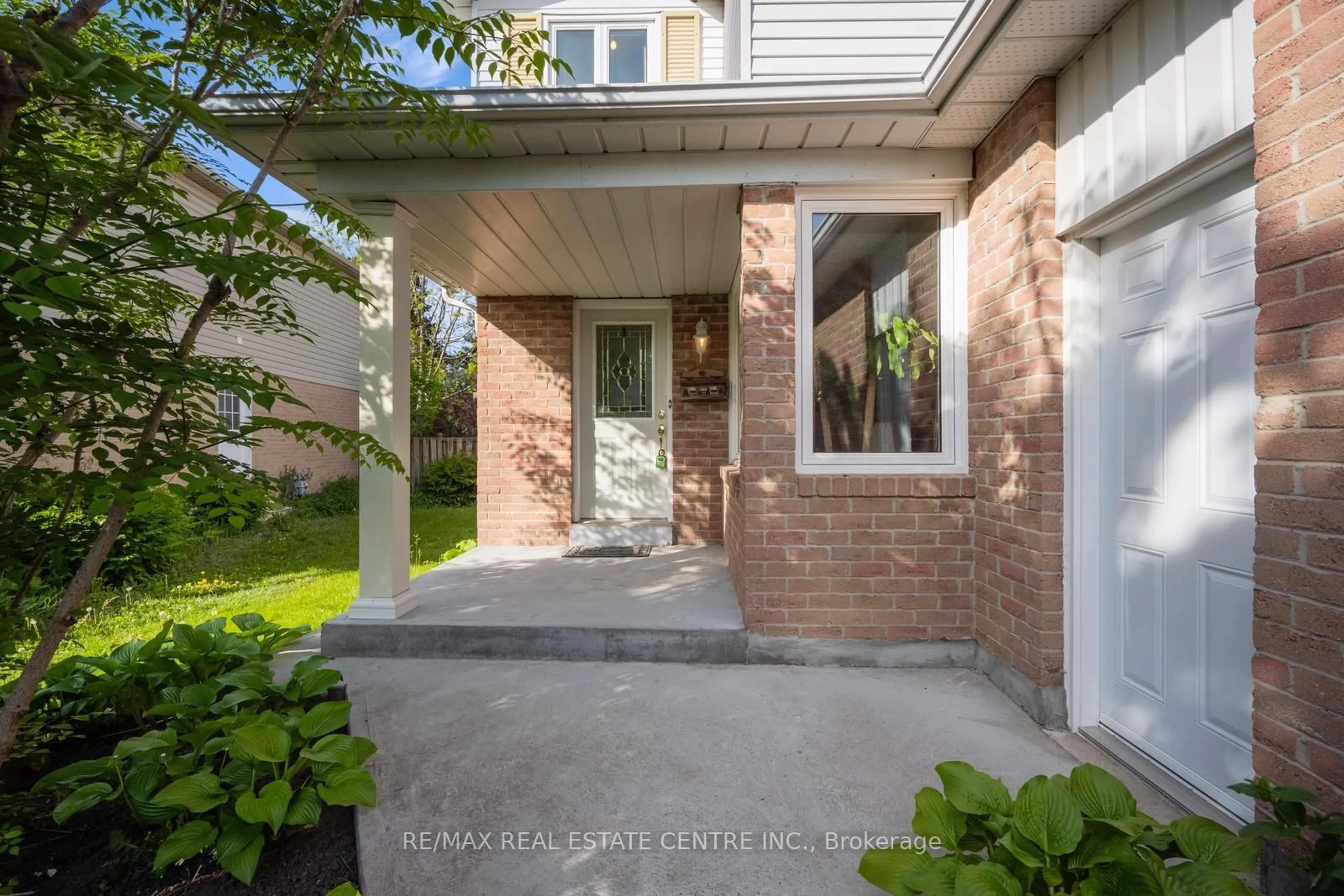 Home with brick exterior material, street for 6539 Edenwood Dr, Mississauga Ontario L5N 3H2