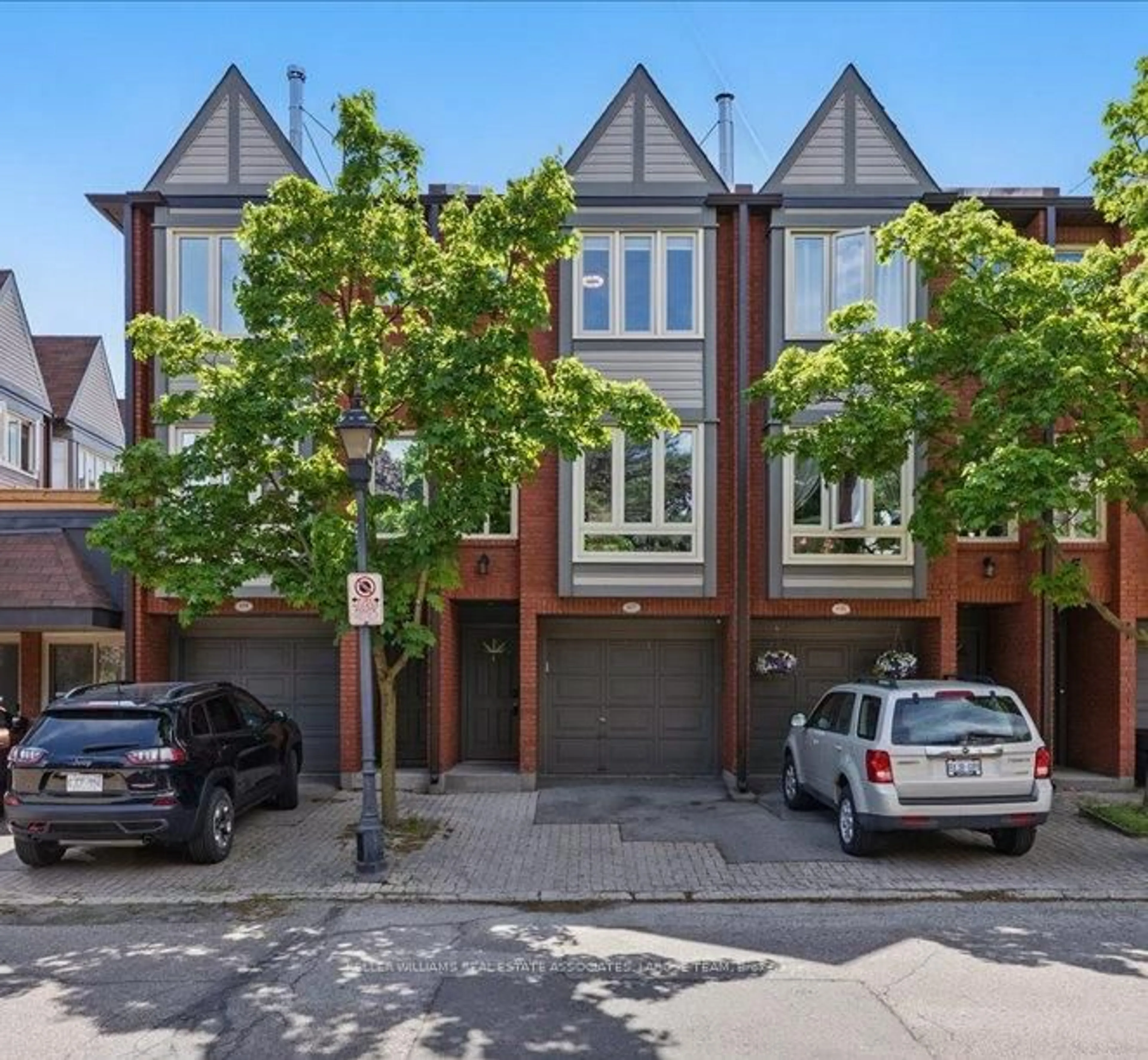 Home with brick exterior material, street for 895 Maple Ave #617, Burlington Ontario L7S 2H7