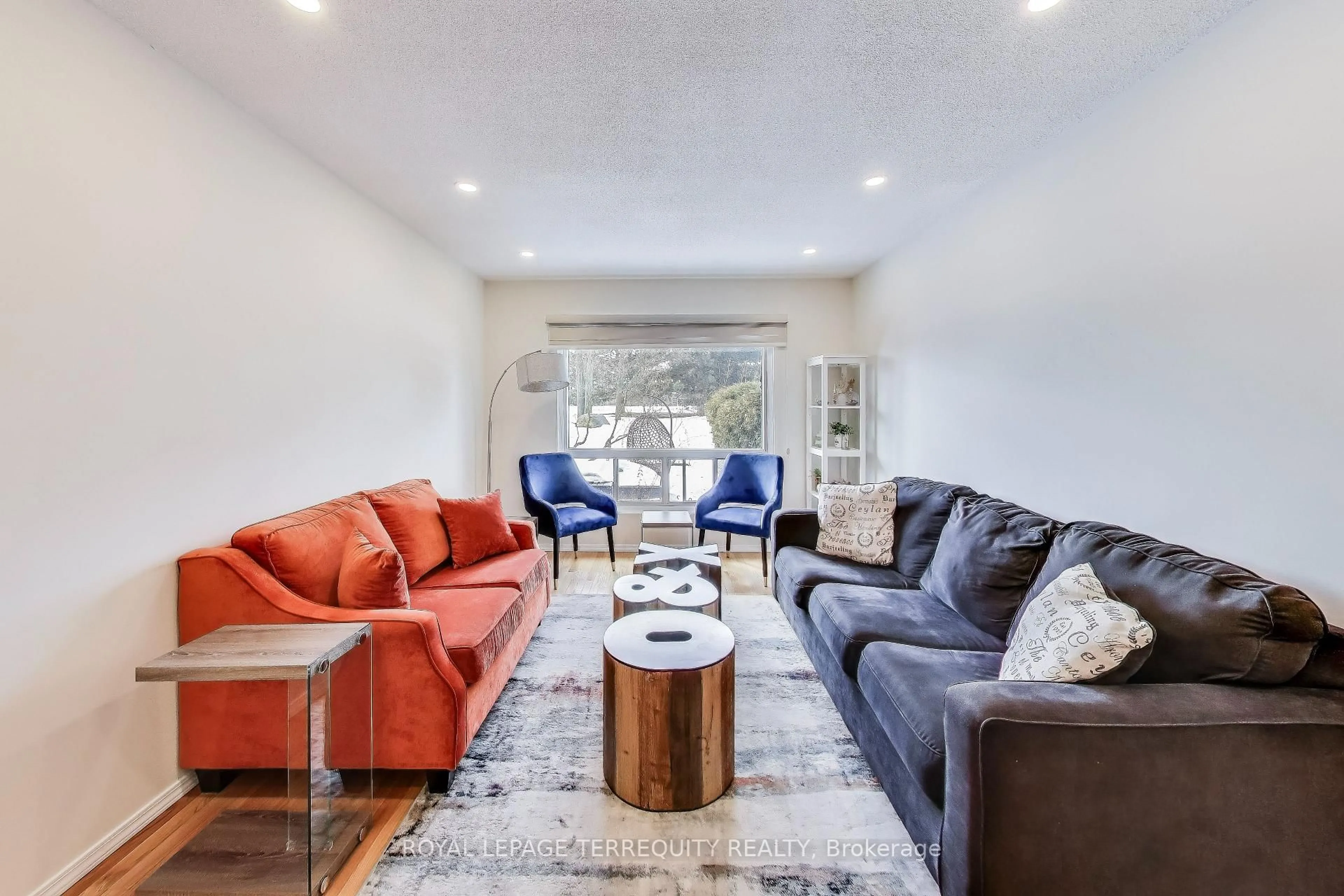 Living room with furniture, unknown for 2020 South Millway N/A #52, Mississauga Ontario L5L 1K2